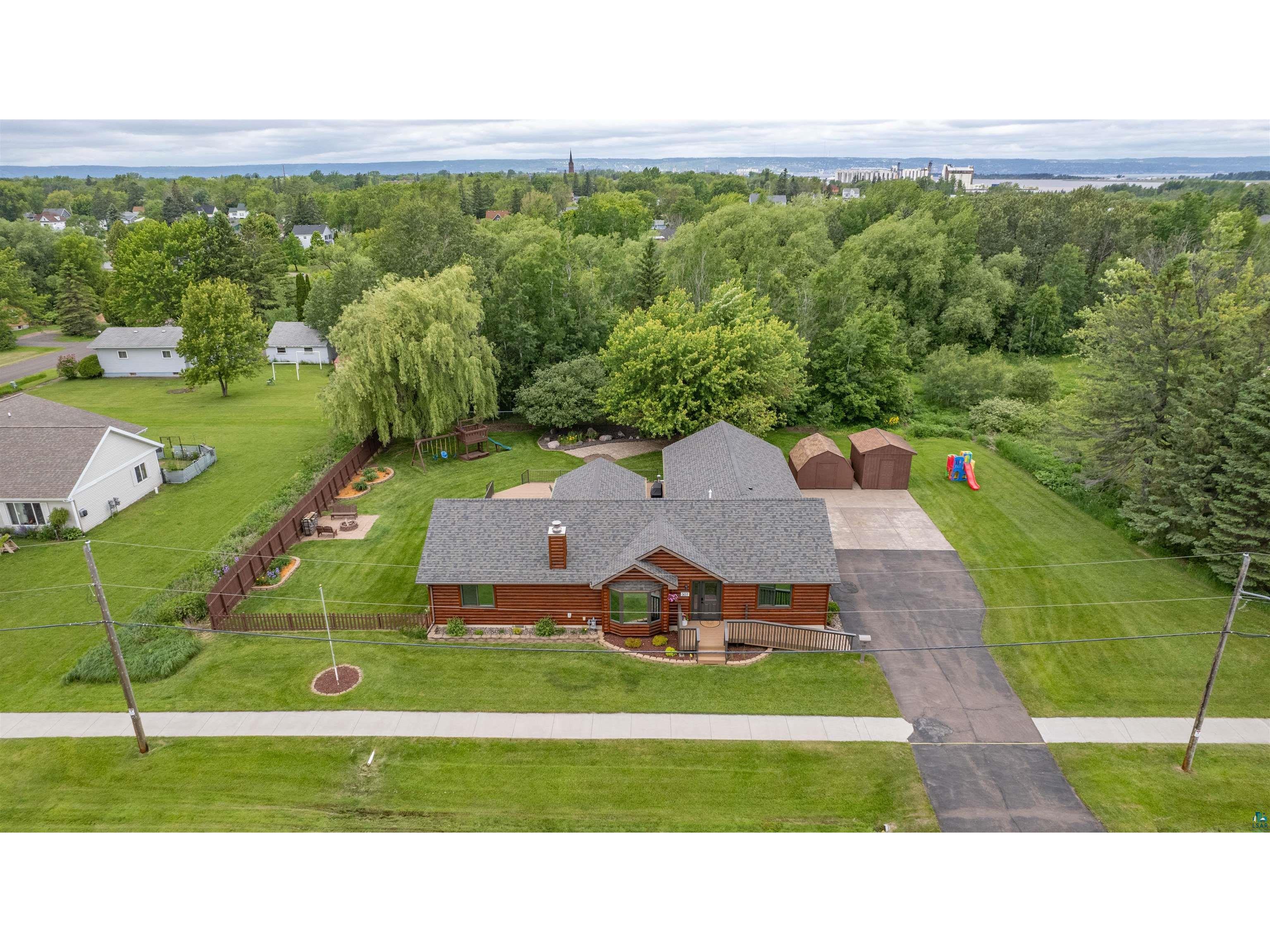 307 31st Ave E Superior WI 54880 6120323 image1