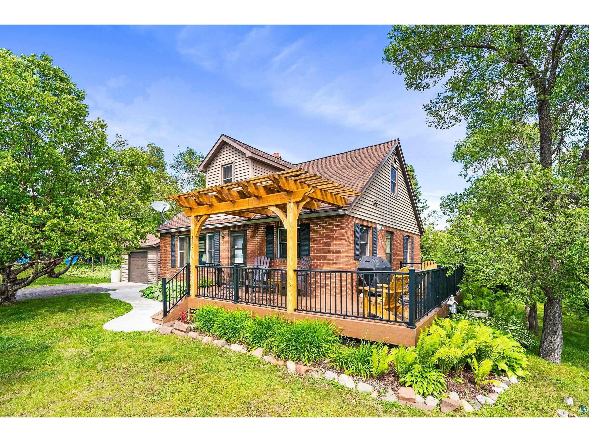 310 3rd Ave E, Grand Marais, MN, 55604 MLS 6104651 Edina Realty