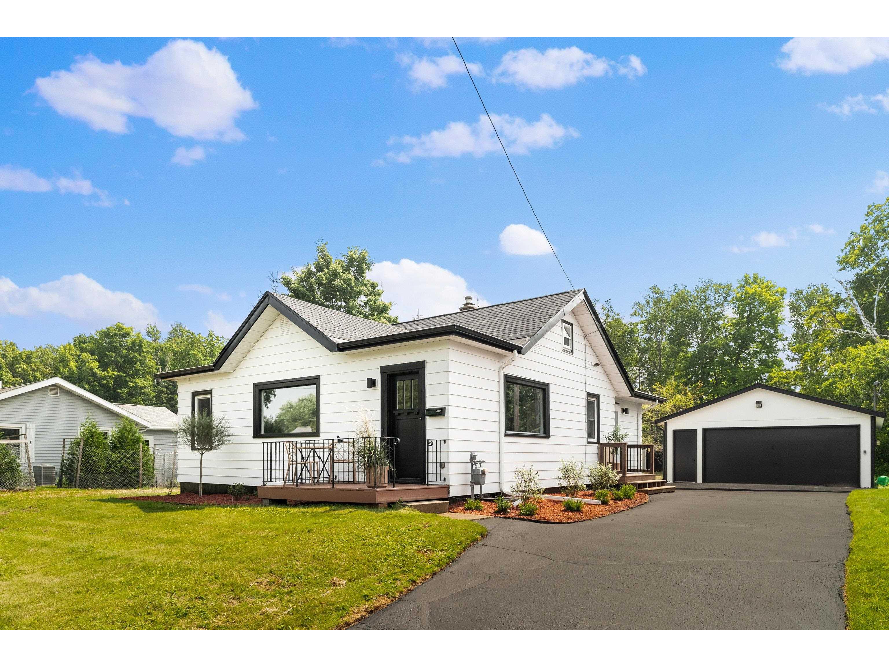 310 E Chisholm St Duluth MN 55803 6120964 image1