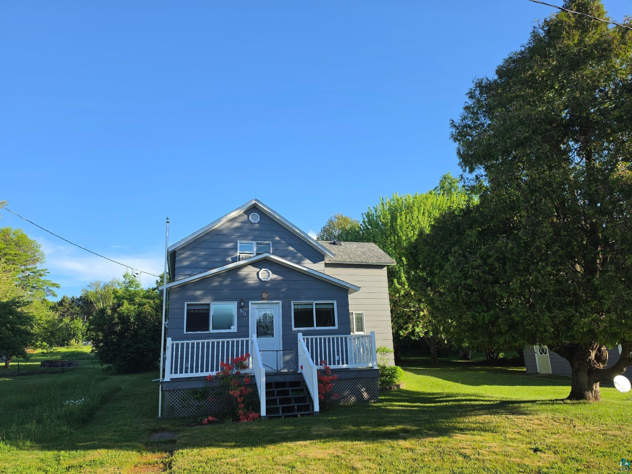 311 E 6th St Washburn WI 54891 6126240 image1
