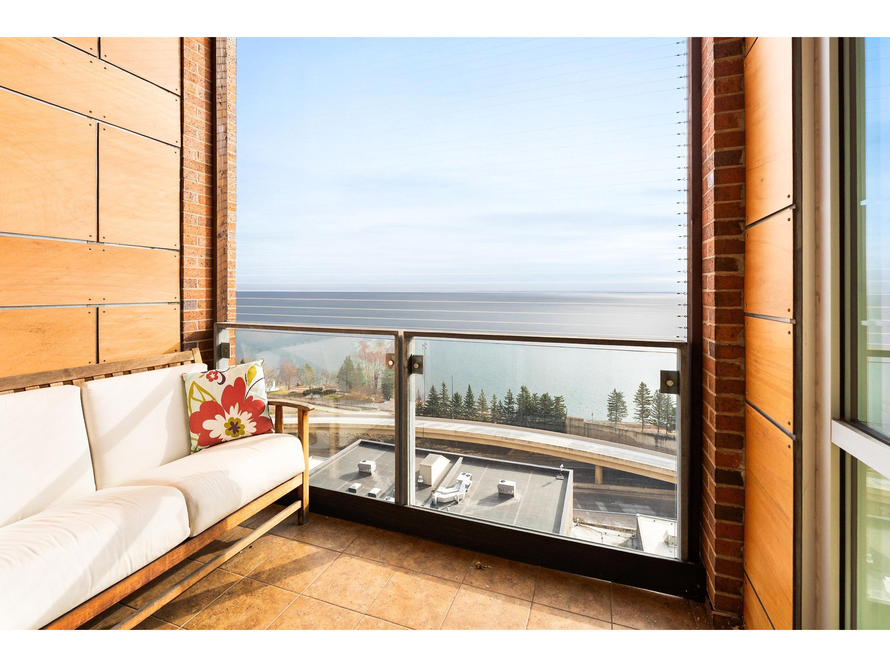 311 E Superior St Duluth MN 55802 6122910 image18