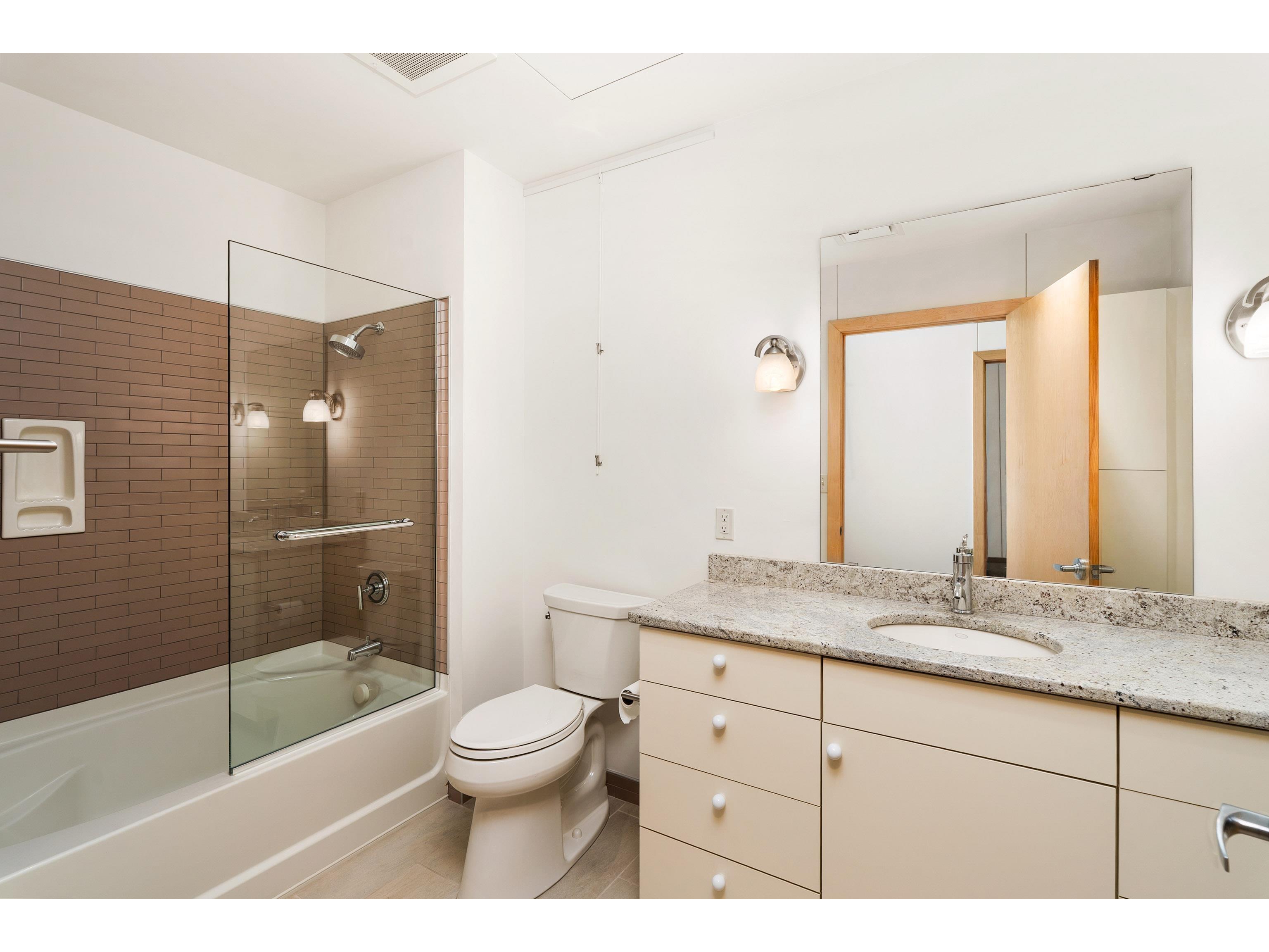 311 E Superior St Duluth MN 55802 6122910 image33