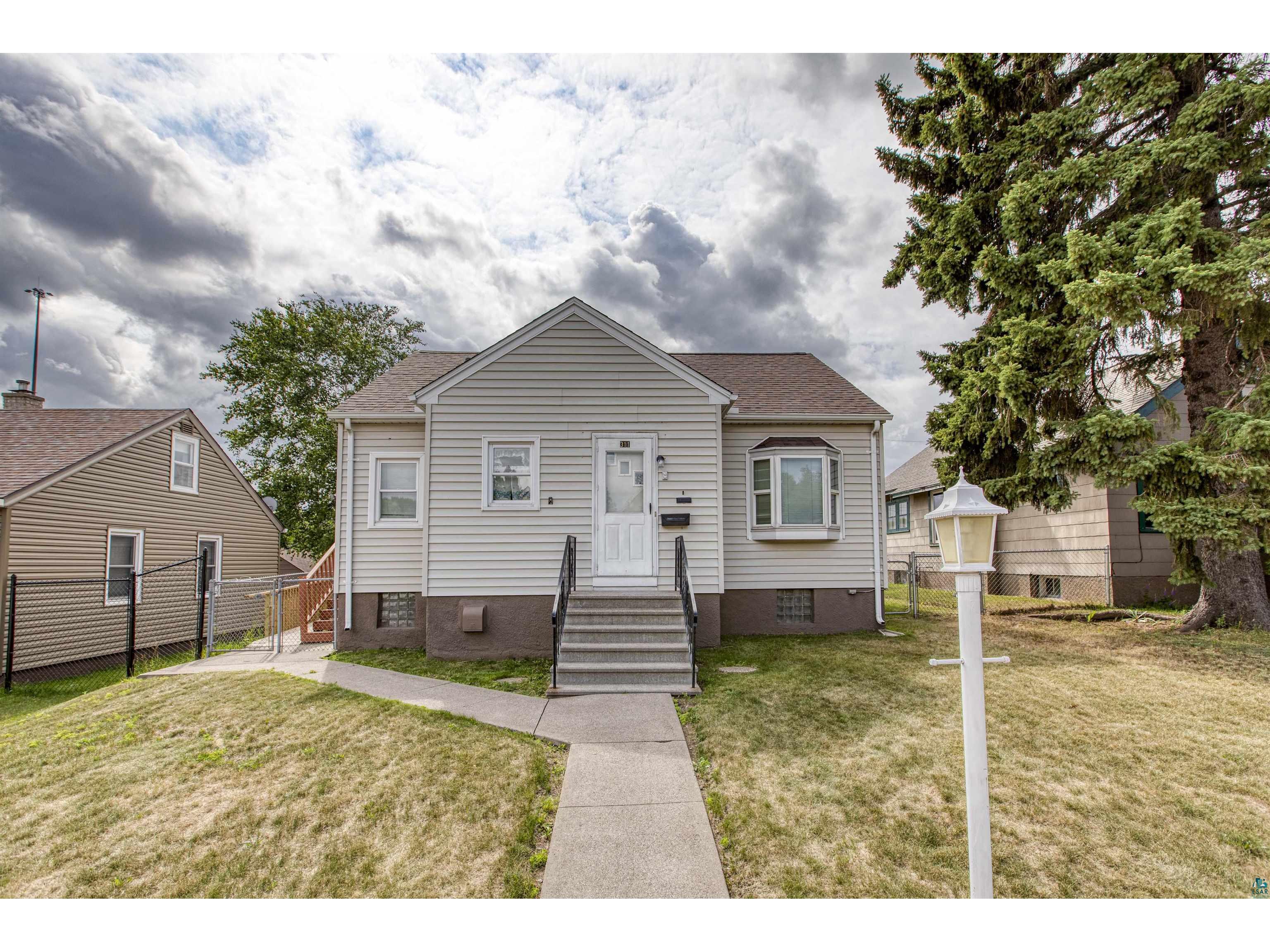 311 N 62nd Ave W Duluth MN 55807 6109499 image1