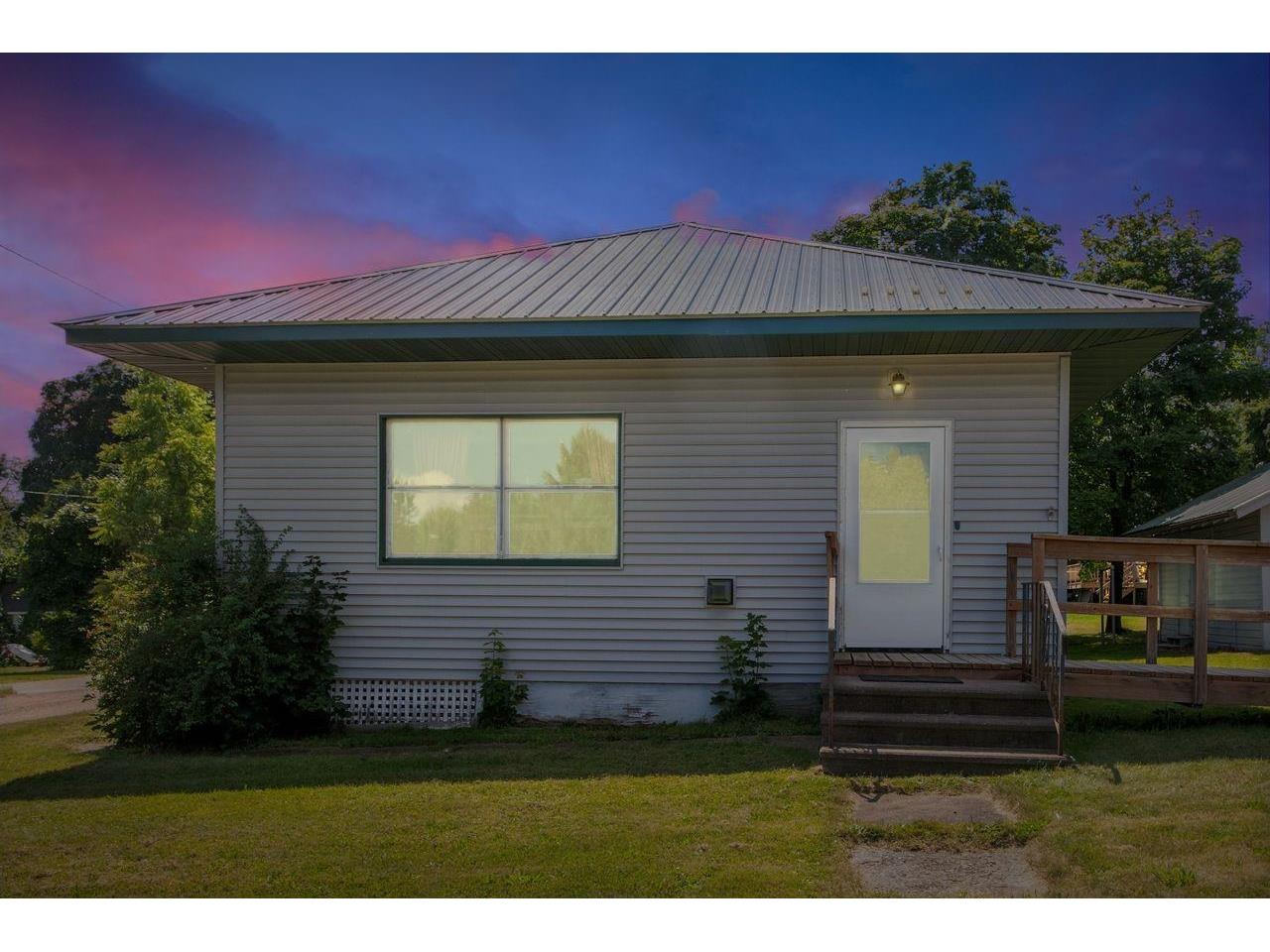 315 N 3rd Ave E Washburn WI 54891 6121201 image1