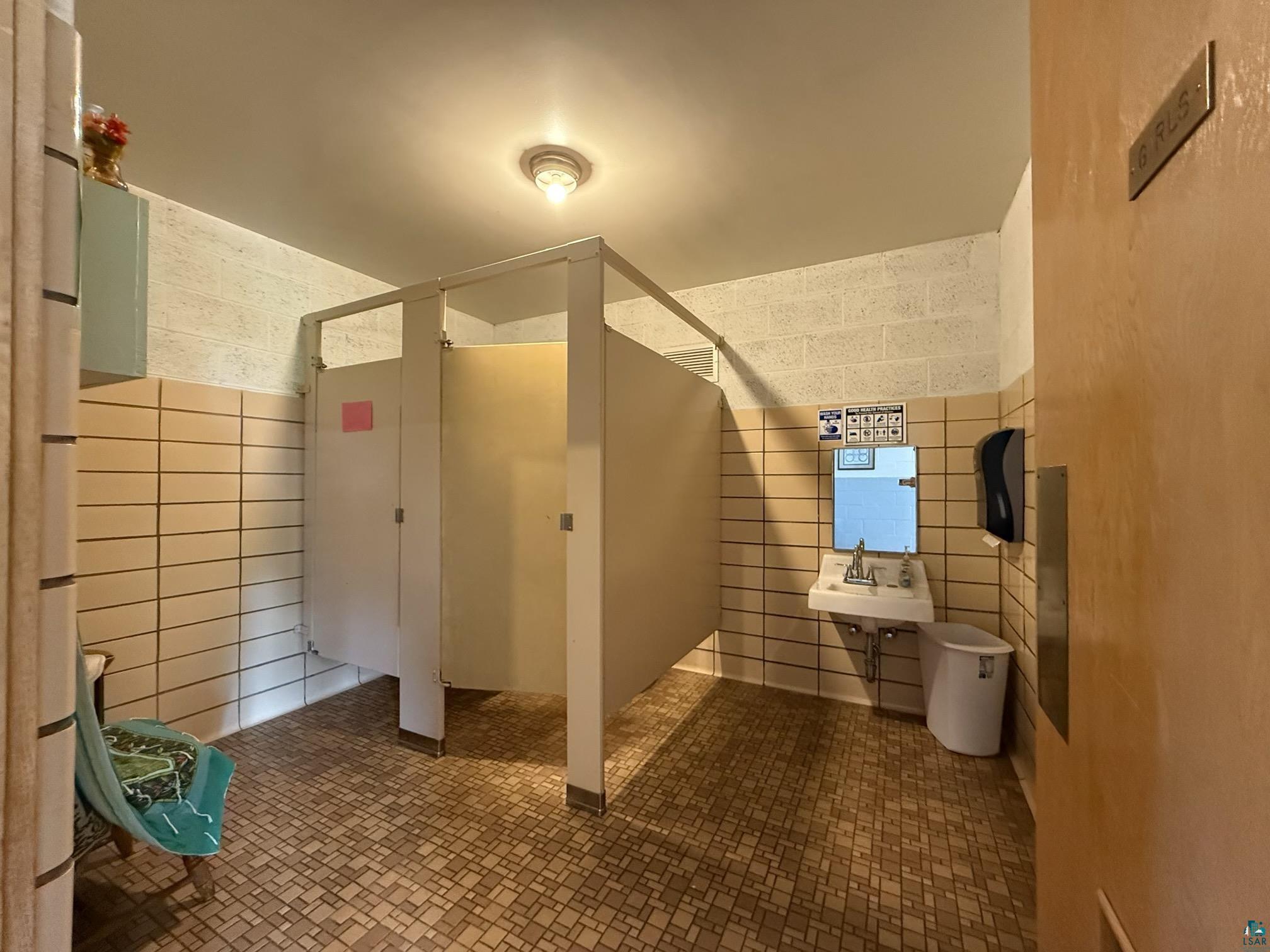 315 W 10th St Ashland WI 54806 6120528 image40