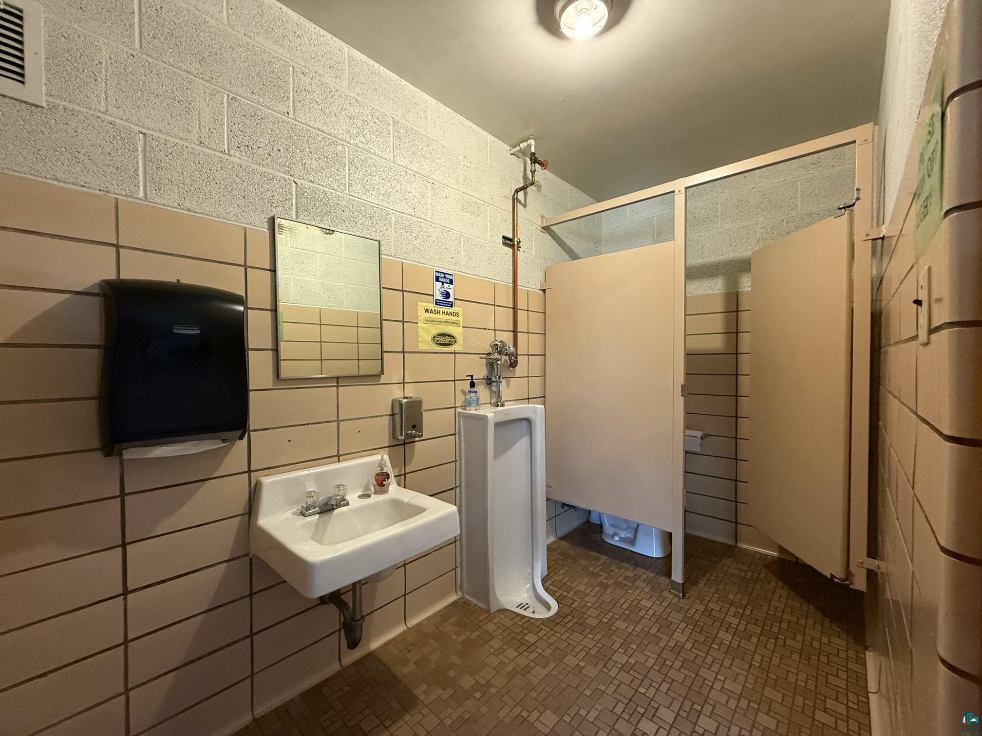 315 W 10th St Ashland WI 54806 6120528 image43