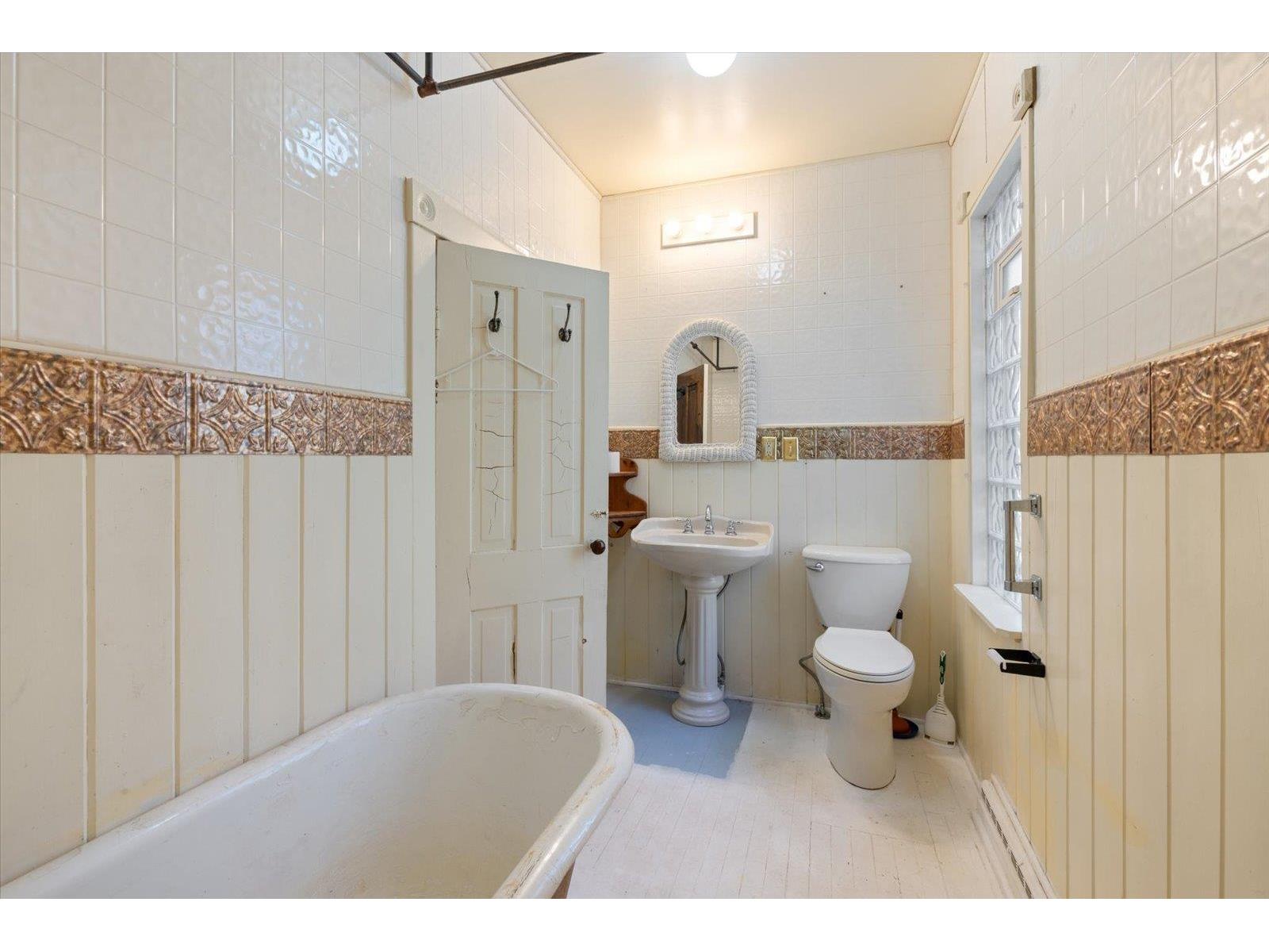 316 W 3rd Ave Aurora MN 55705 6122509 image38