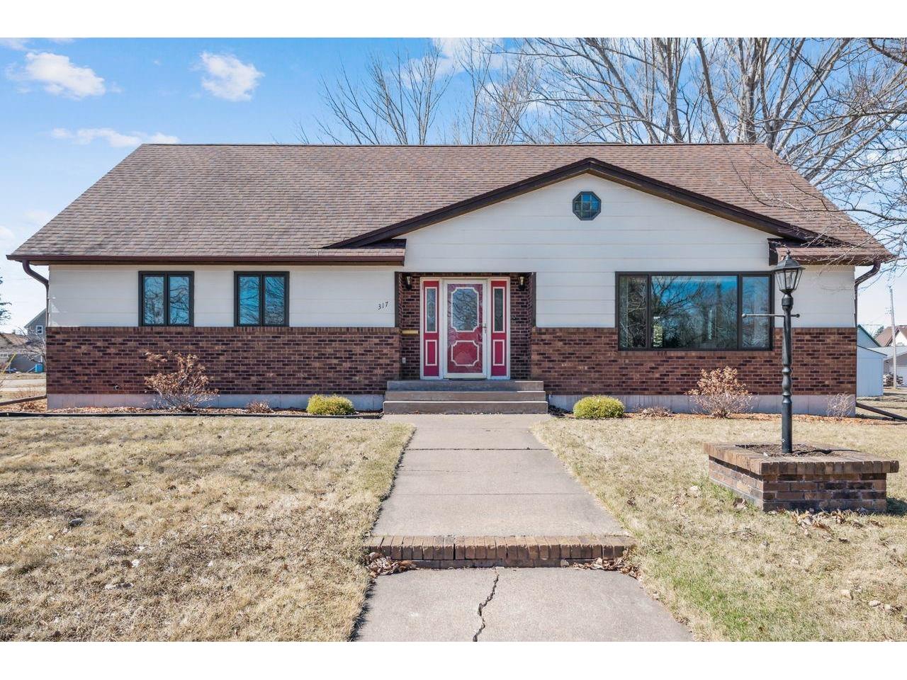 317 15th Ave E Ashland WI 54806 6118731 image1