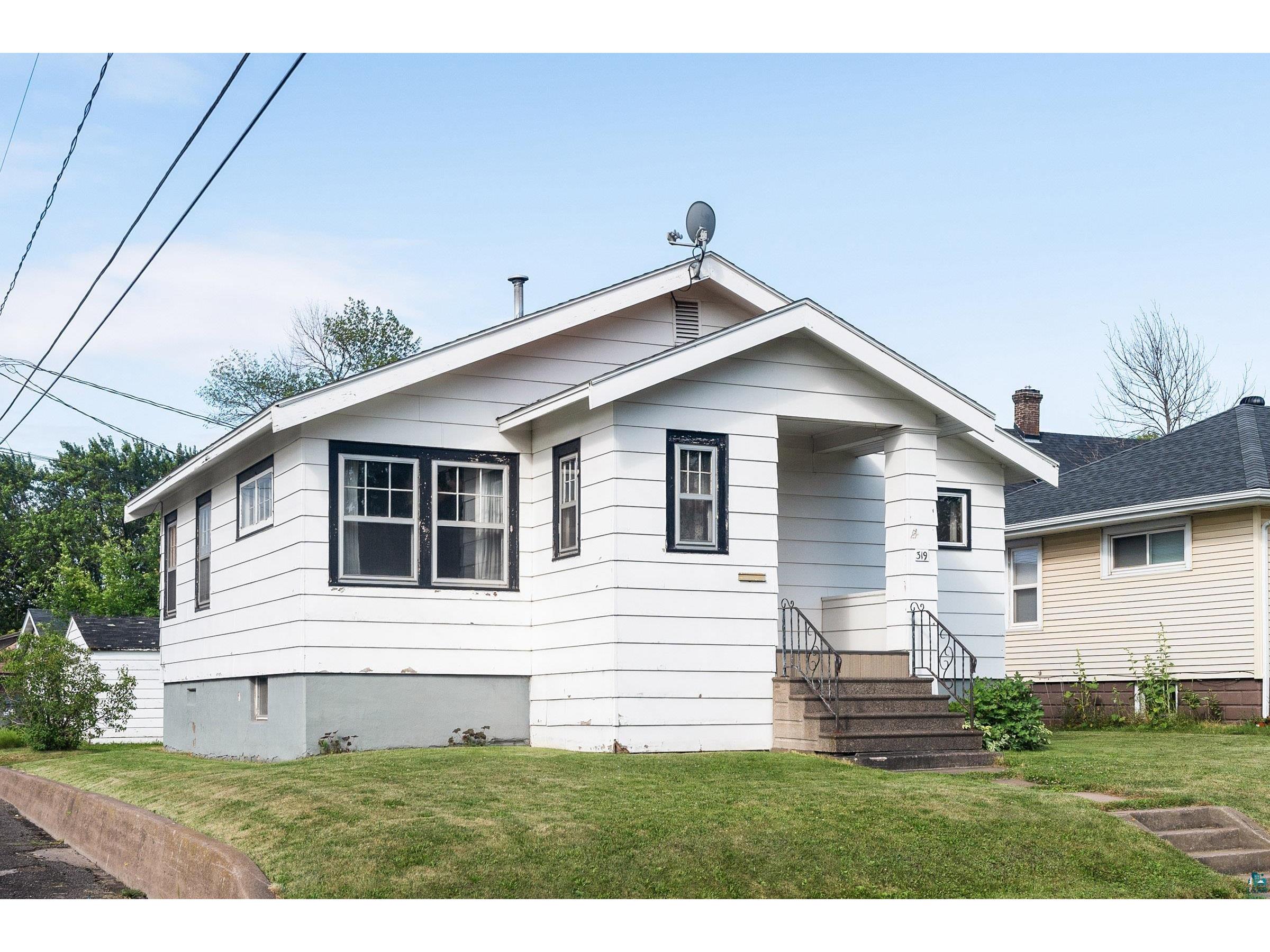 319 N 38th Ave W Duluth MN 55807 6109566 image1