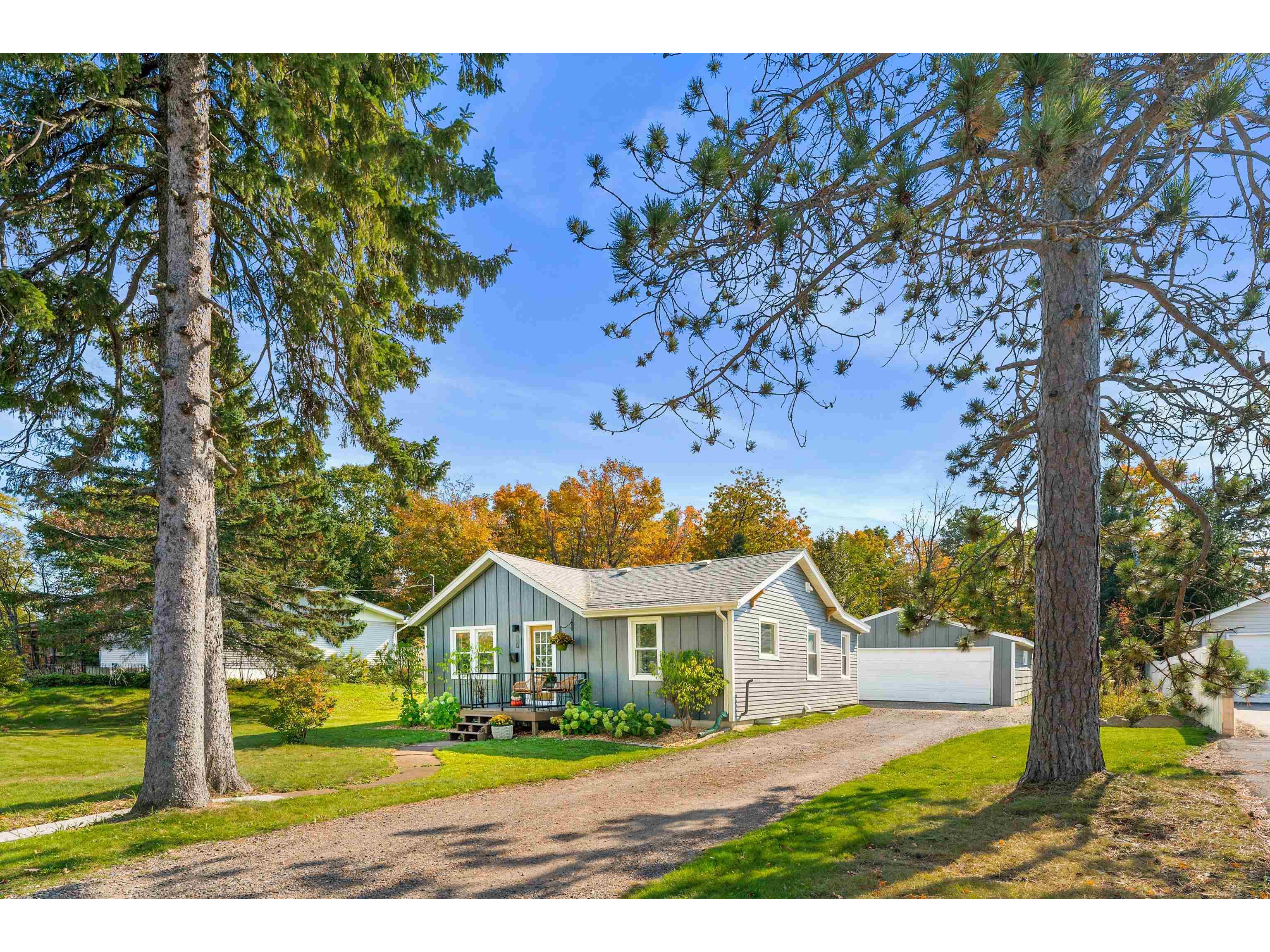 320 E Chisholm St Duluth MN 55803 6122256 image1