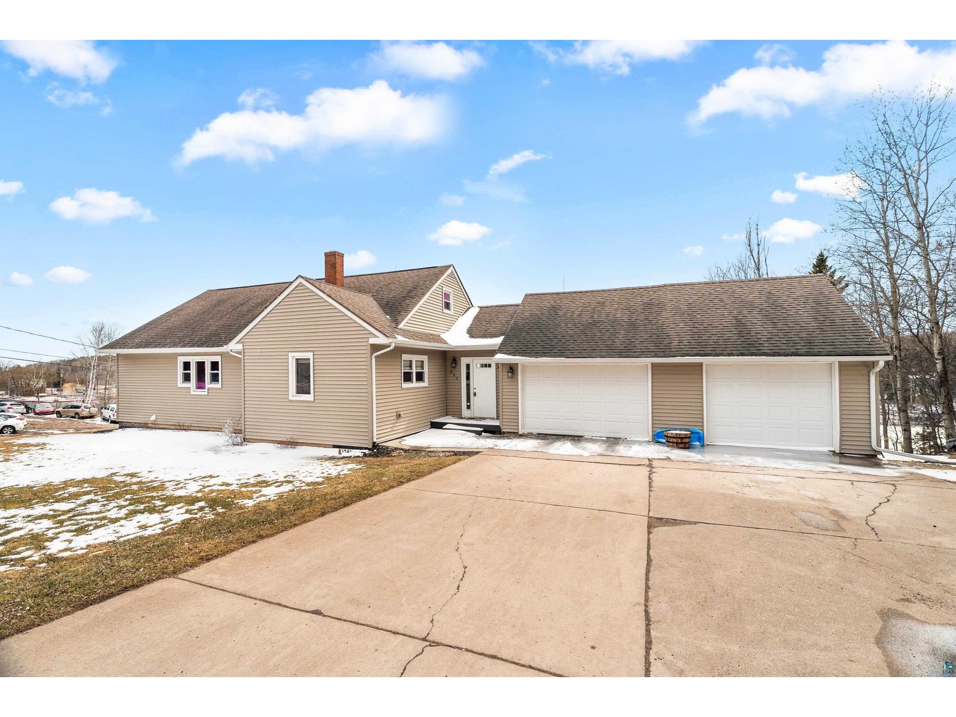 320 E Myrtle St Duluth MN 55811 6118558 image1