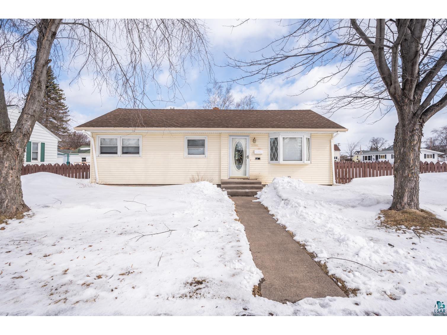 3201 N 21st St Superior WI 54880 6107440 image1