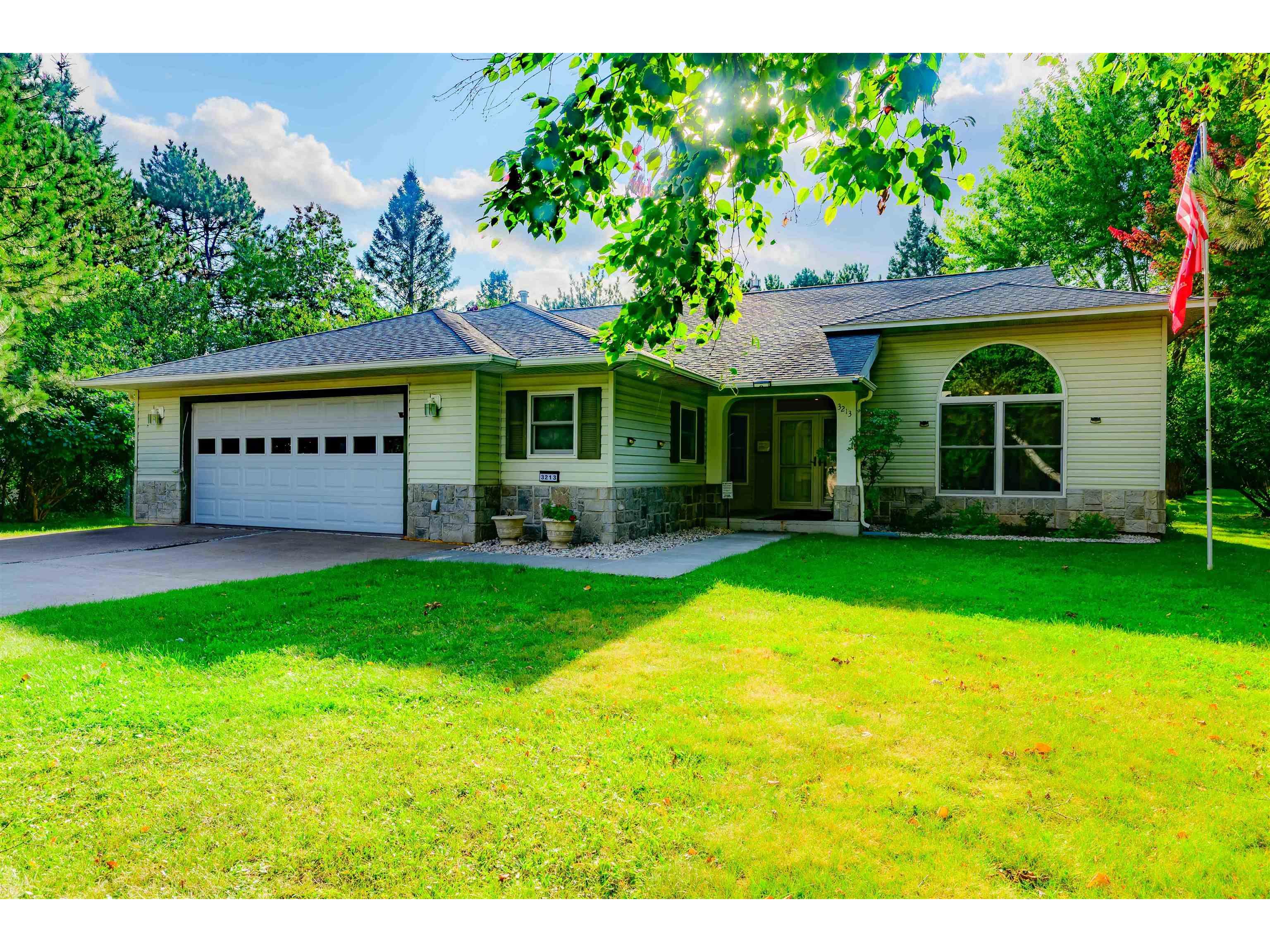 3213 Ewing Ave Duluth MN 55803 6121784 image1