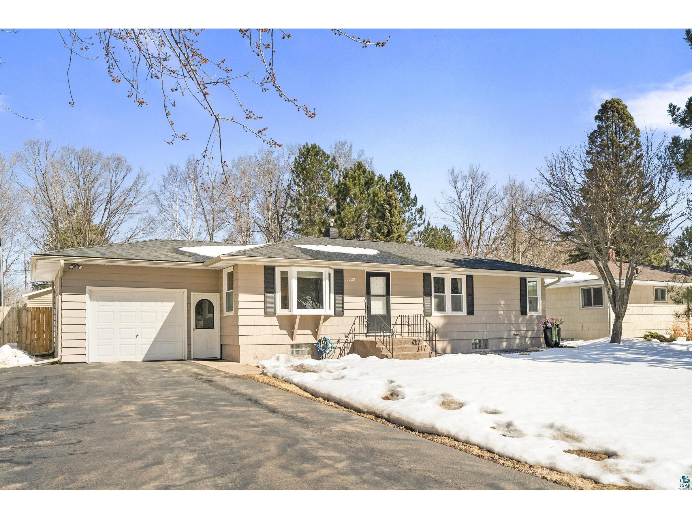 3228 Celia St Duluth MN 55811 6113204 image1