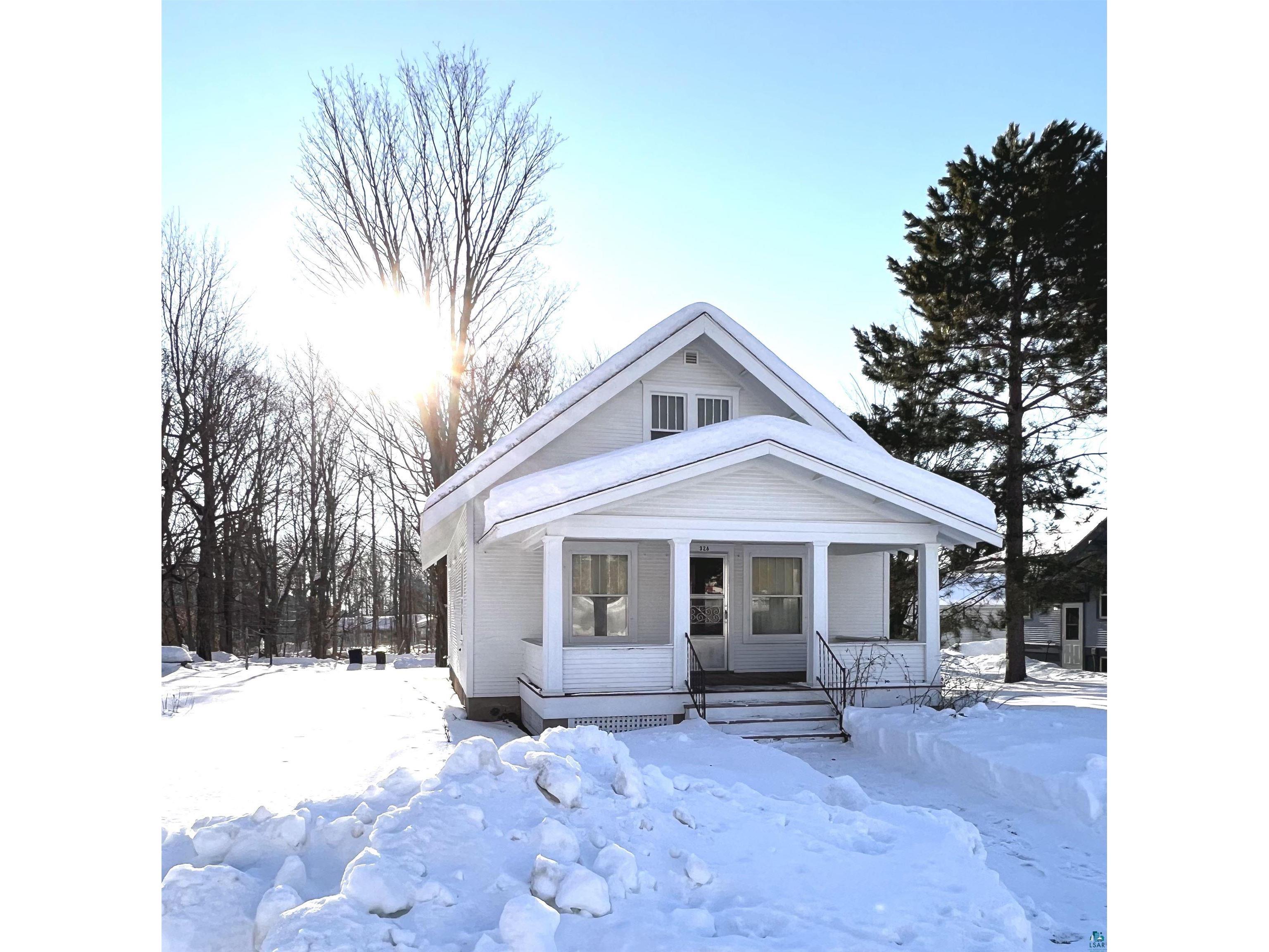 326 E 3rd St Washburn WI 54891 6106879 image1