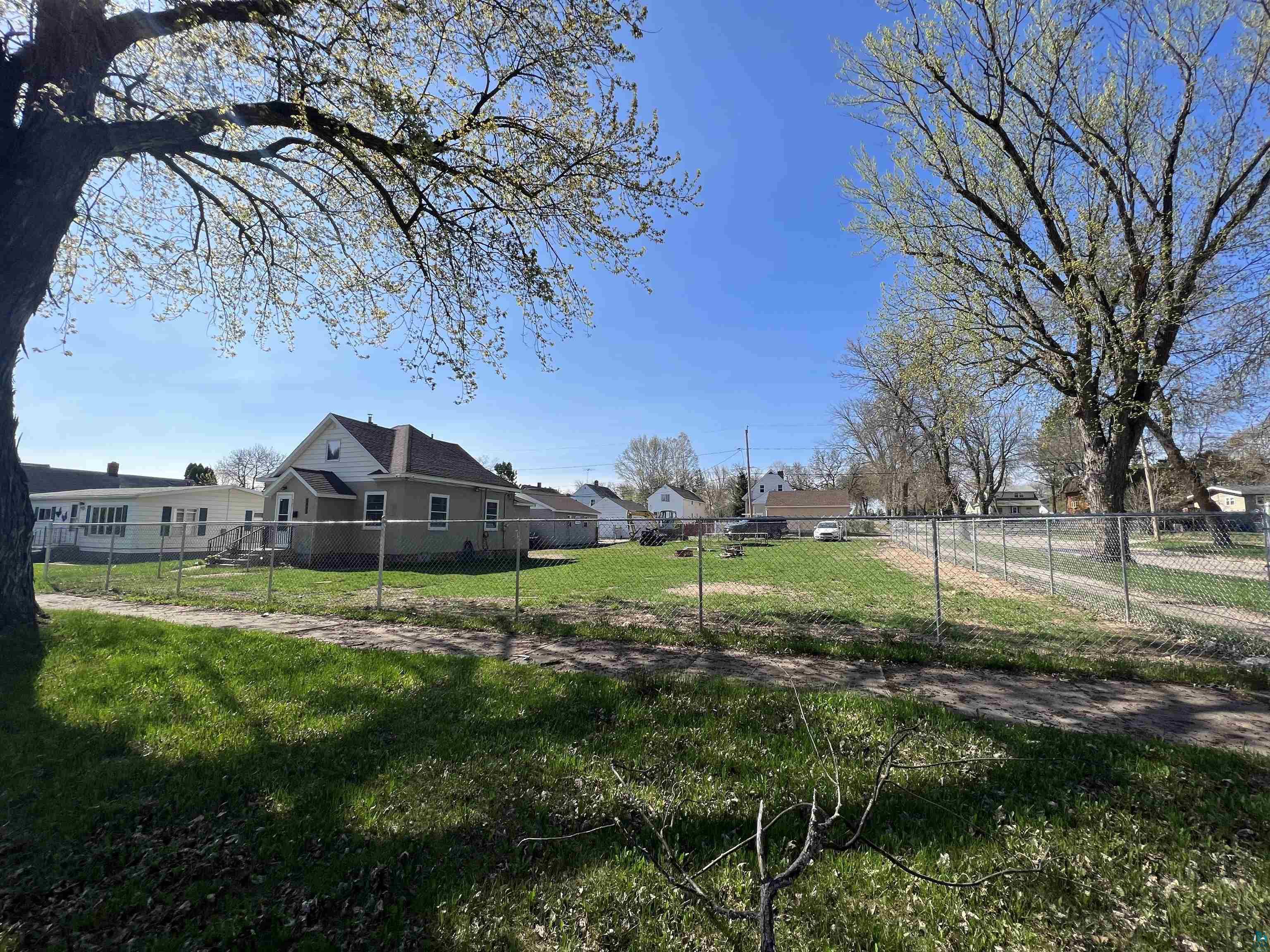 327 7th St W, Chisholm, MN, 55719 MLS 6108030 Edina Realty