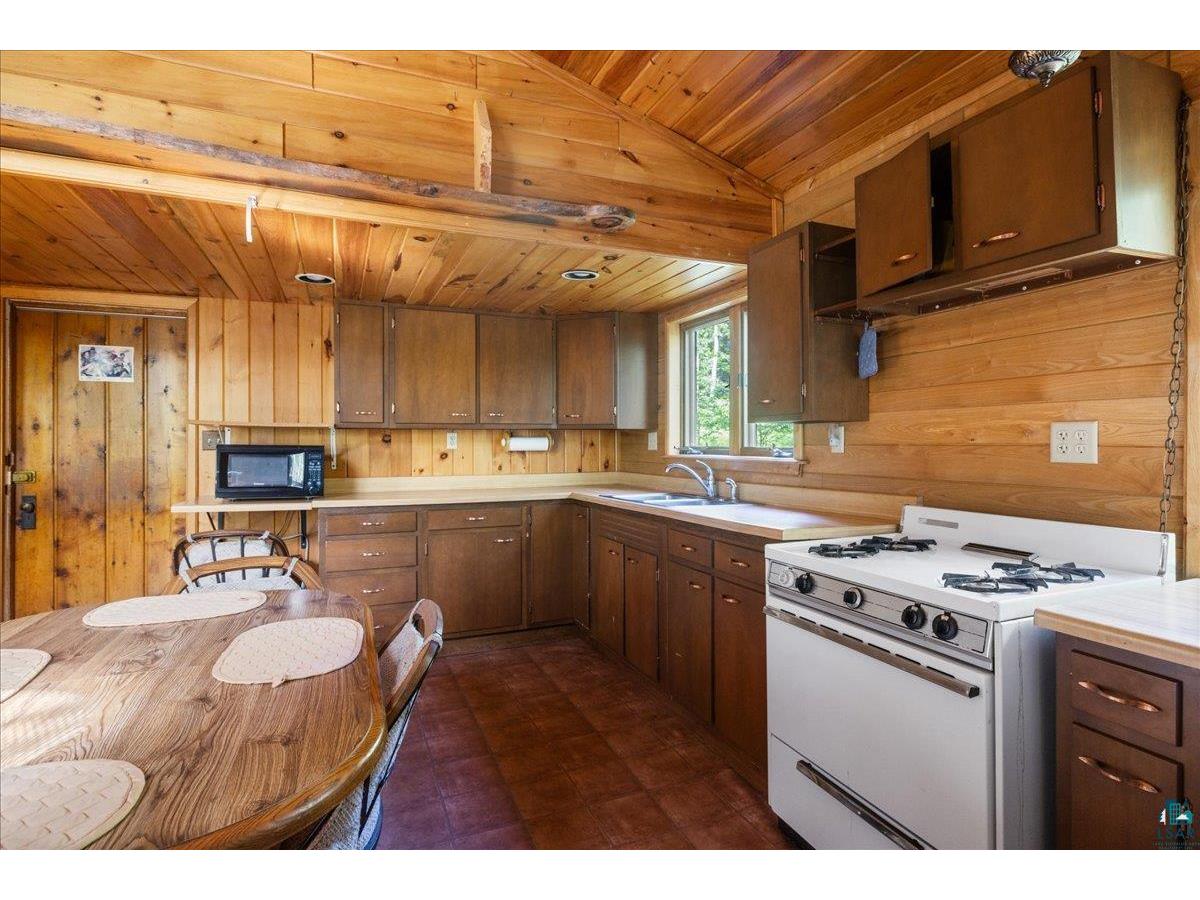 3333 Randa Rd, Buyck, MN, 55771 MLS 6112882 Edina Realty