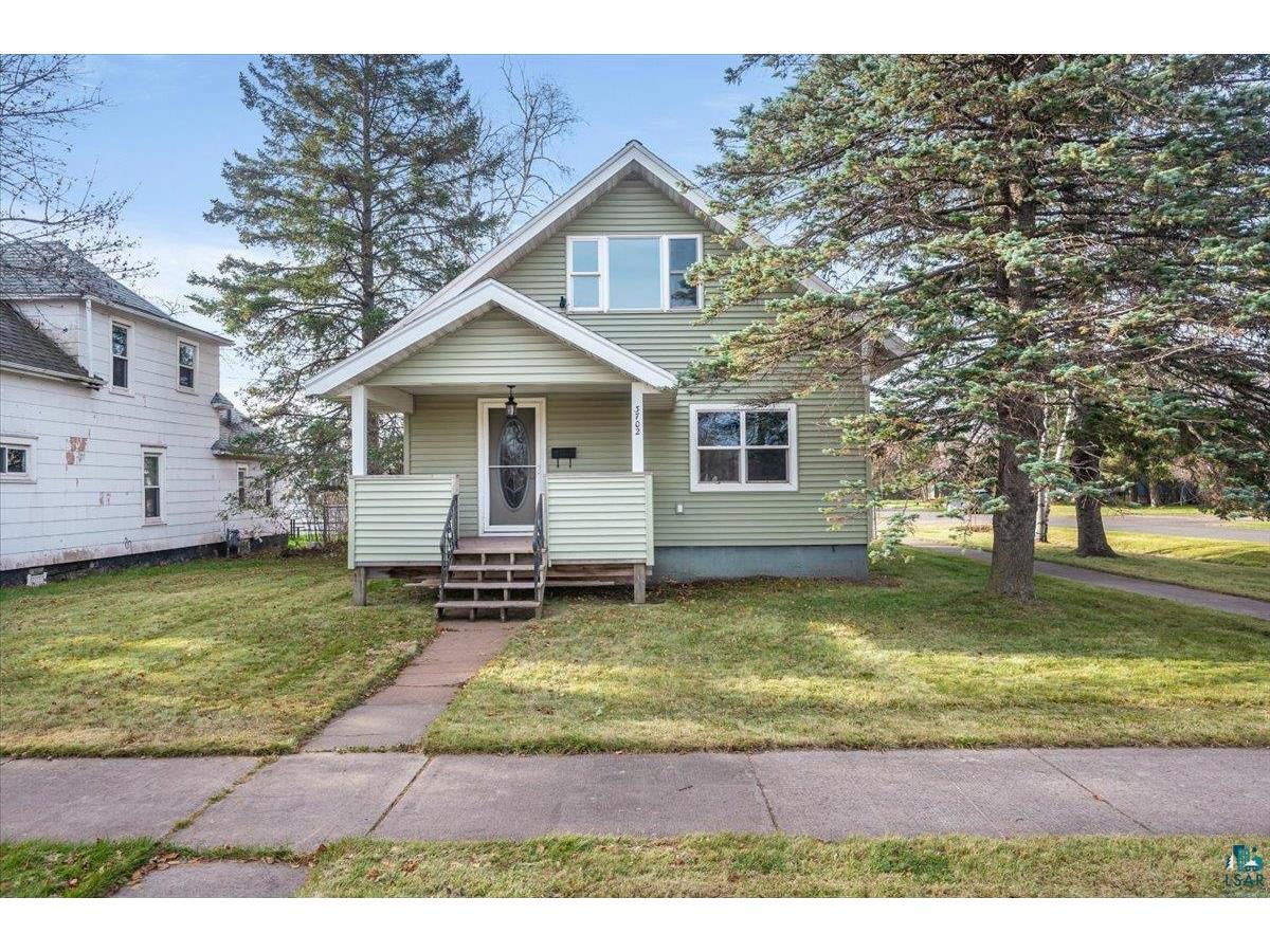 3702 E 4th St Superior WI 54880 6111530 image1