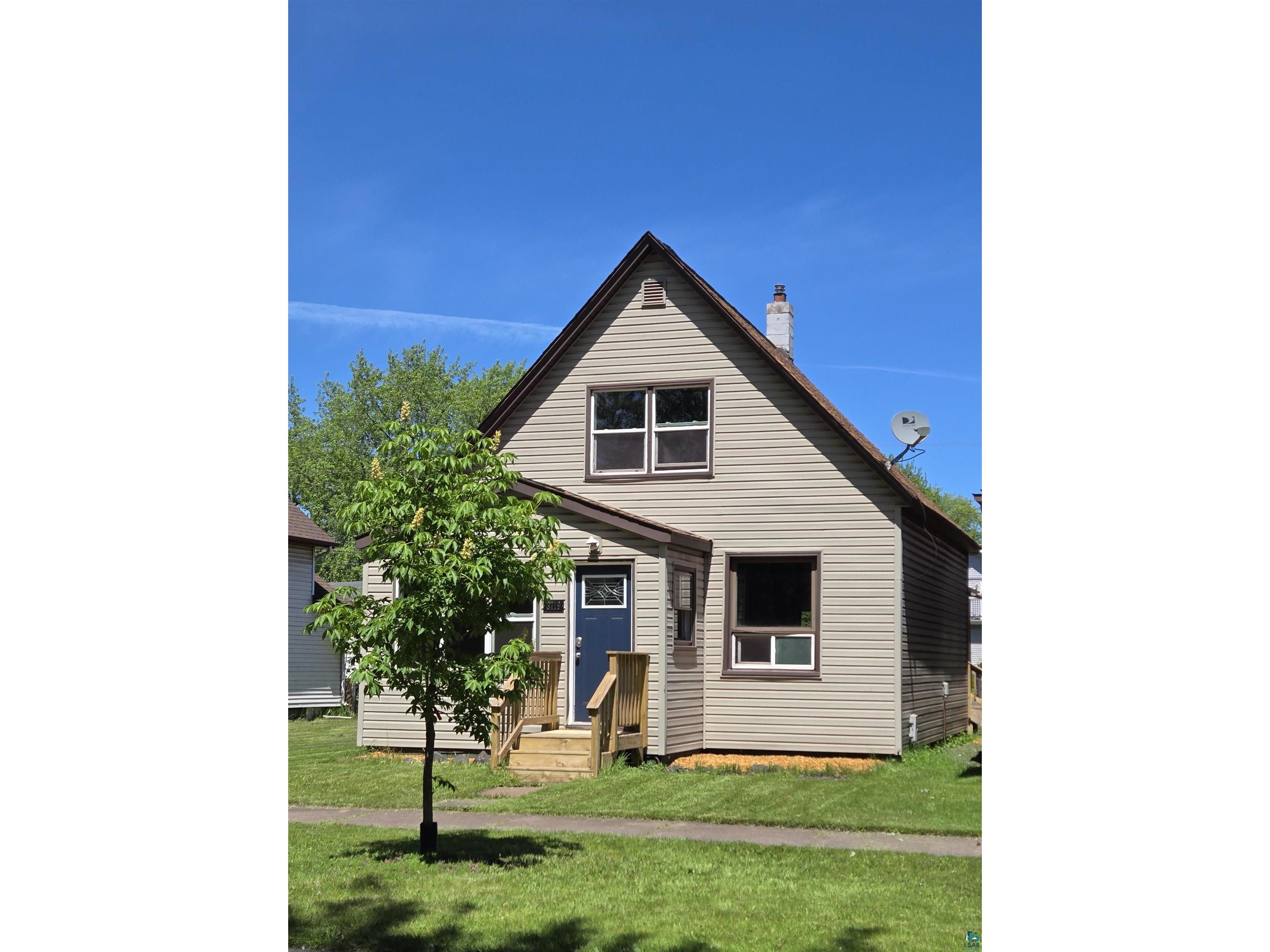 3719 E 3rd St Superior WI 54880 6114177 image1