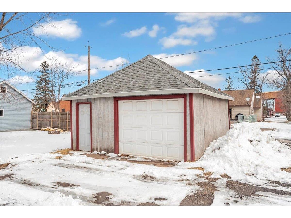 3729 E 2nd St Superior WI 54880 6123498 image5