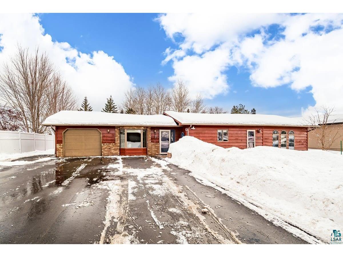 3805 E 8th St Superior WI 54880 6106873 image1