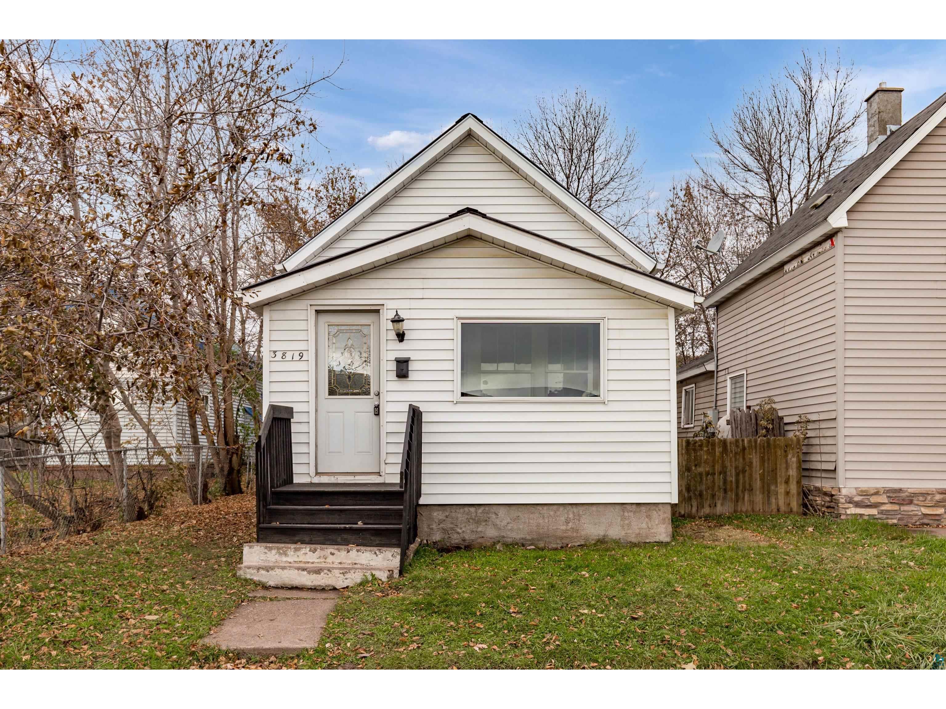 3819 W 2nd St Duluth MN 55807 6111379 image1
