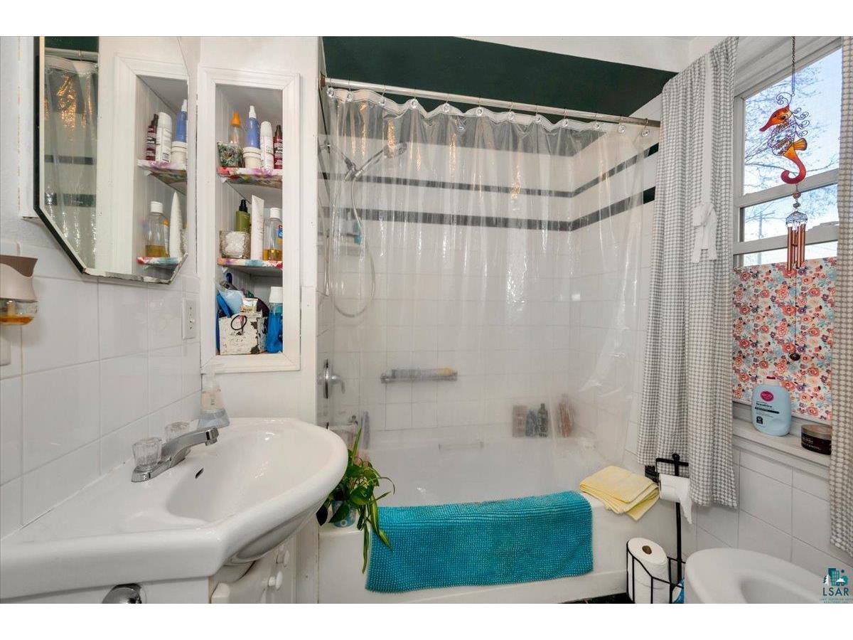 3914 Grand Ave Duluth MN 55807 6124070 image9