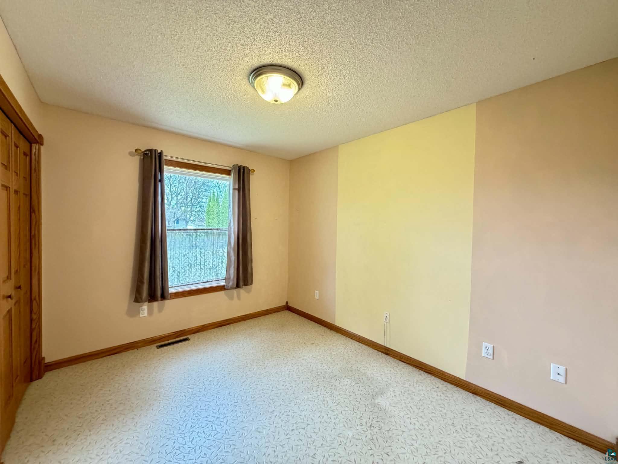 401 W 17th St Glencoe MN 55336 6124832 image3