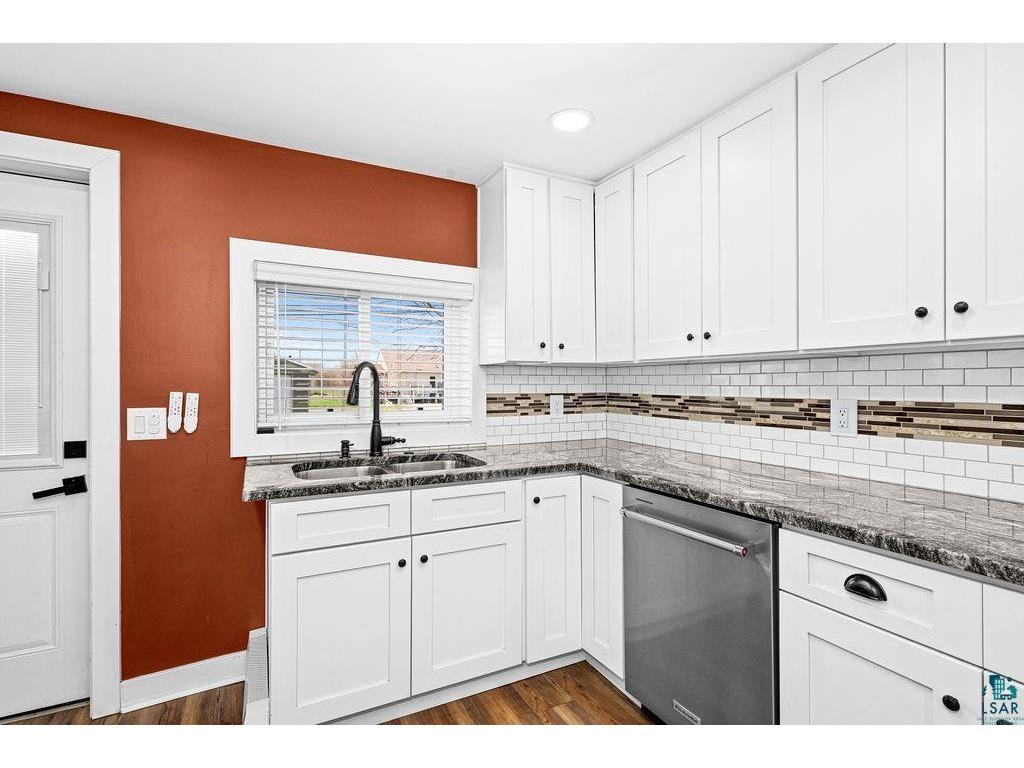 4018 E 1st St Superior WI 54880 6125306 image11