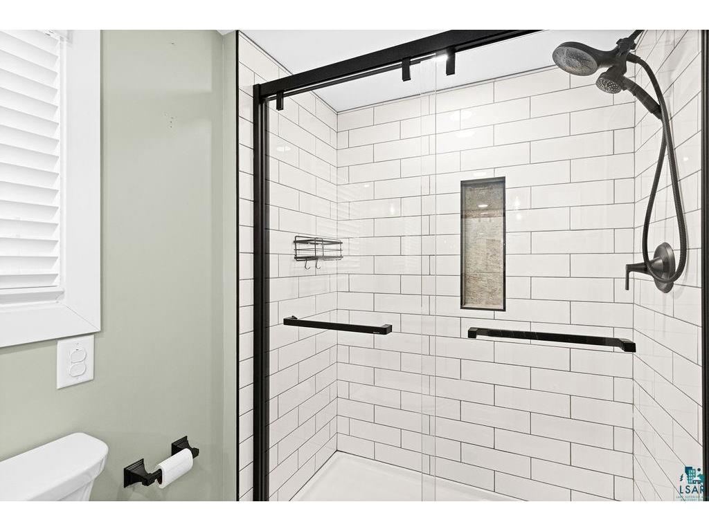 4018 E 1st St Superior WI 54880 6125306 image17