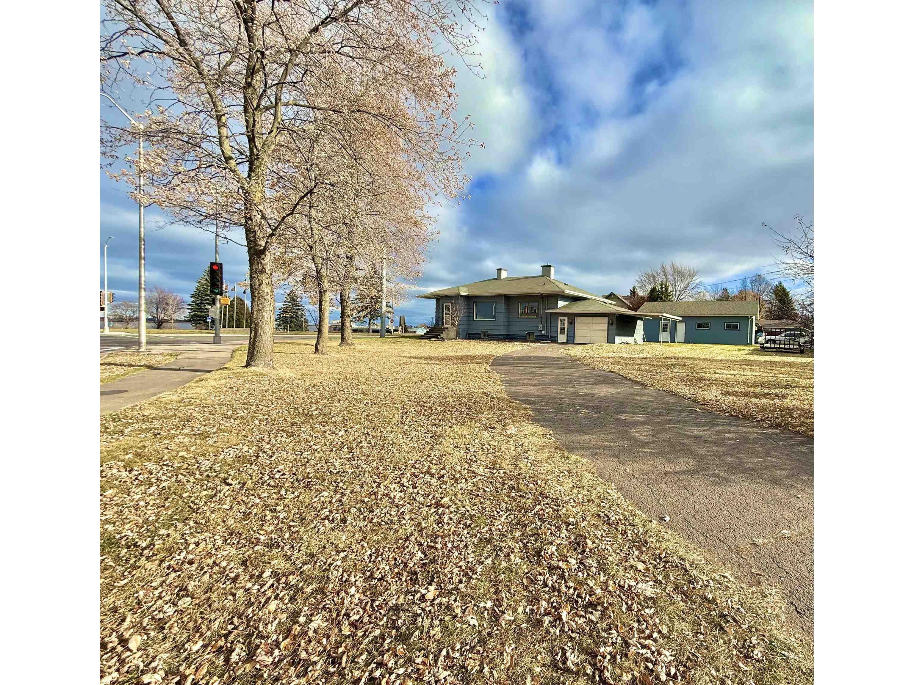 402 East 2nd St Superior WI 54880 6122864 image2