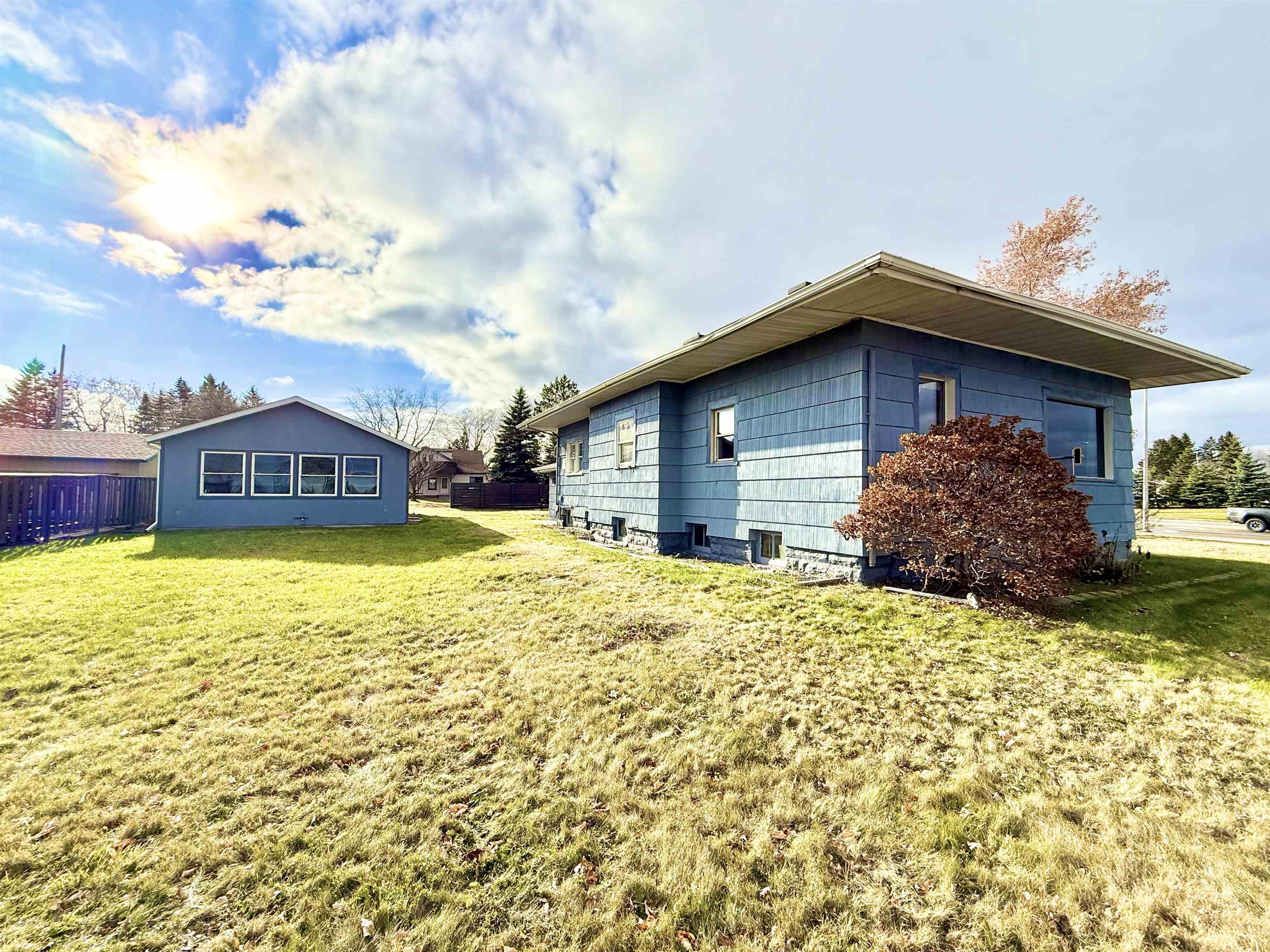 402 East 2nd St Superior WI 54880 6122864 image3