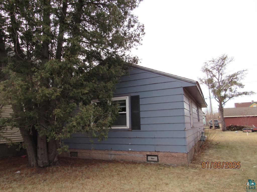 4026 E 2nd St Superior WI 54880 6117419 image1