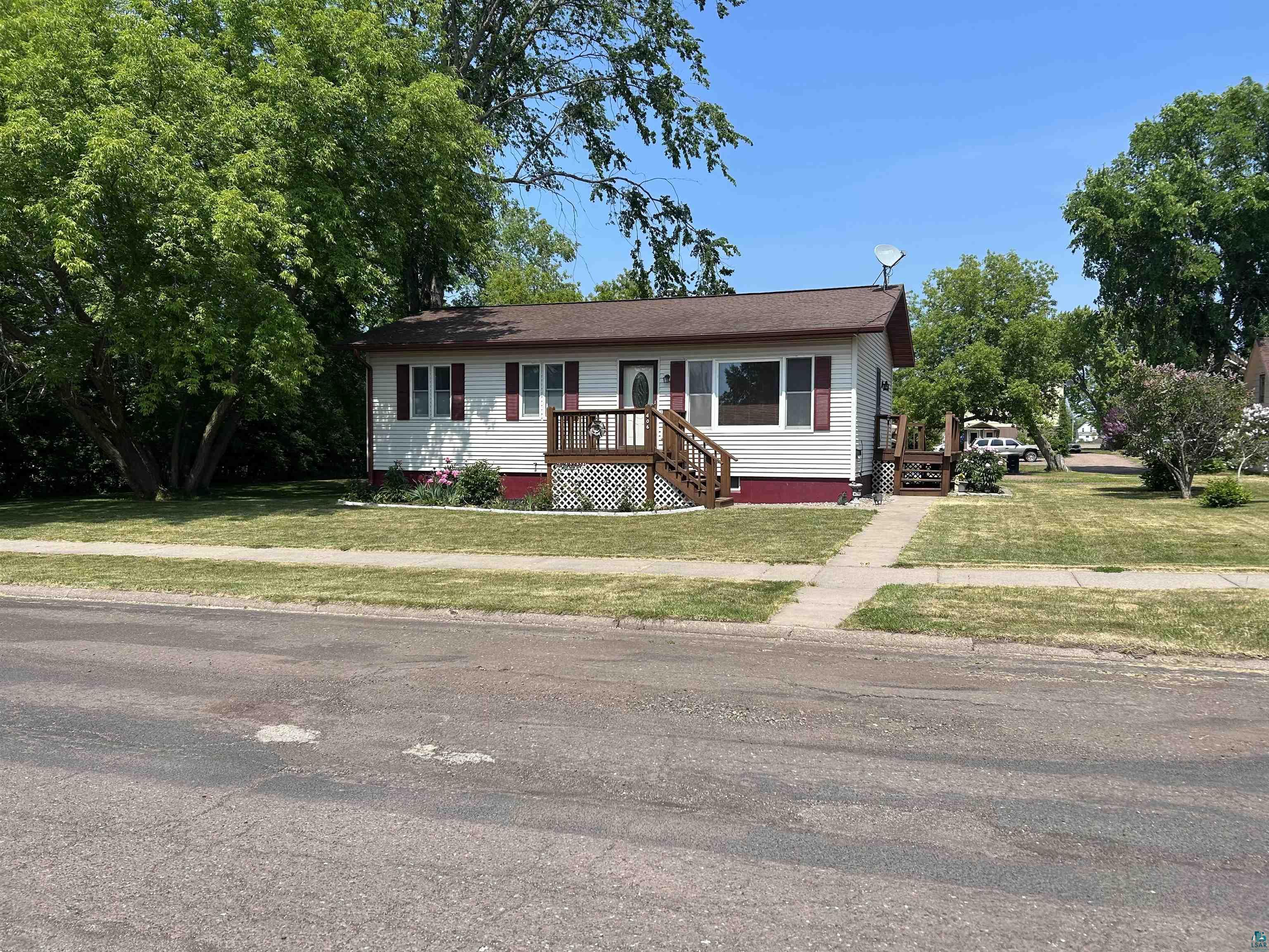 406 14th Ave W Ashland WI 54806 6108910 image1