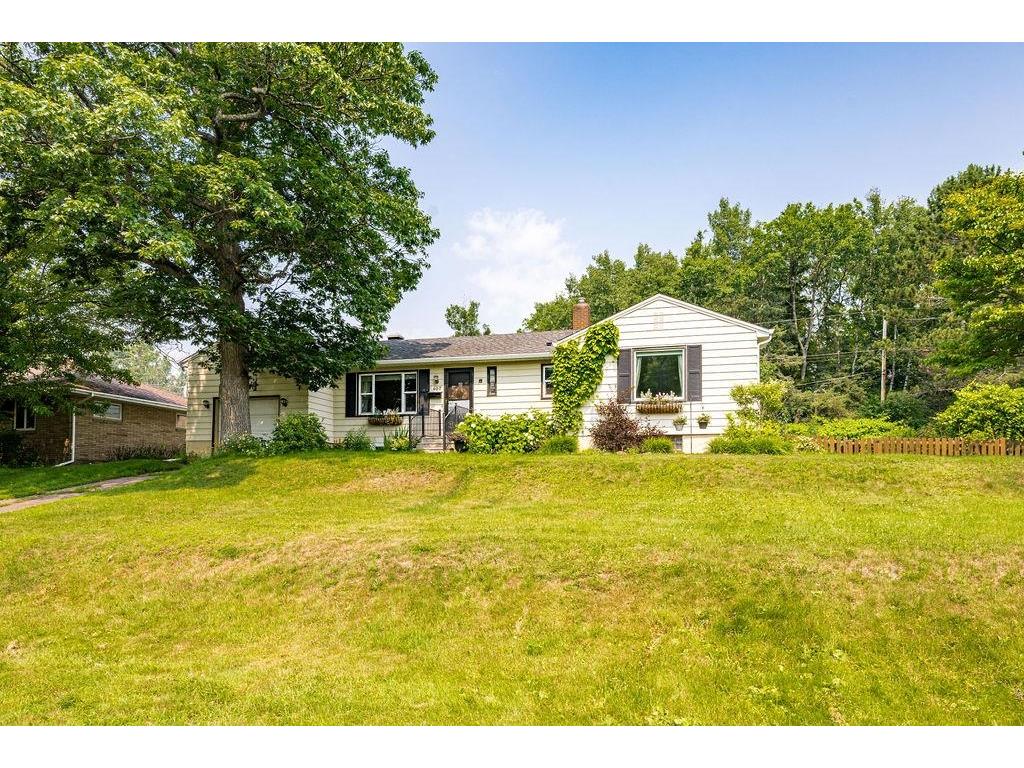 407 Sparkman Ave Duluth MN 55803 6121100 image1