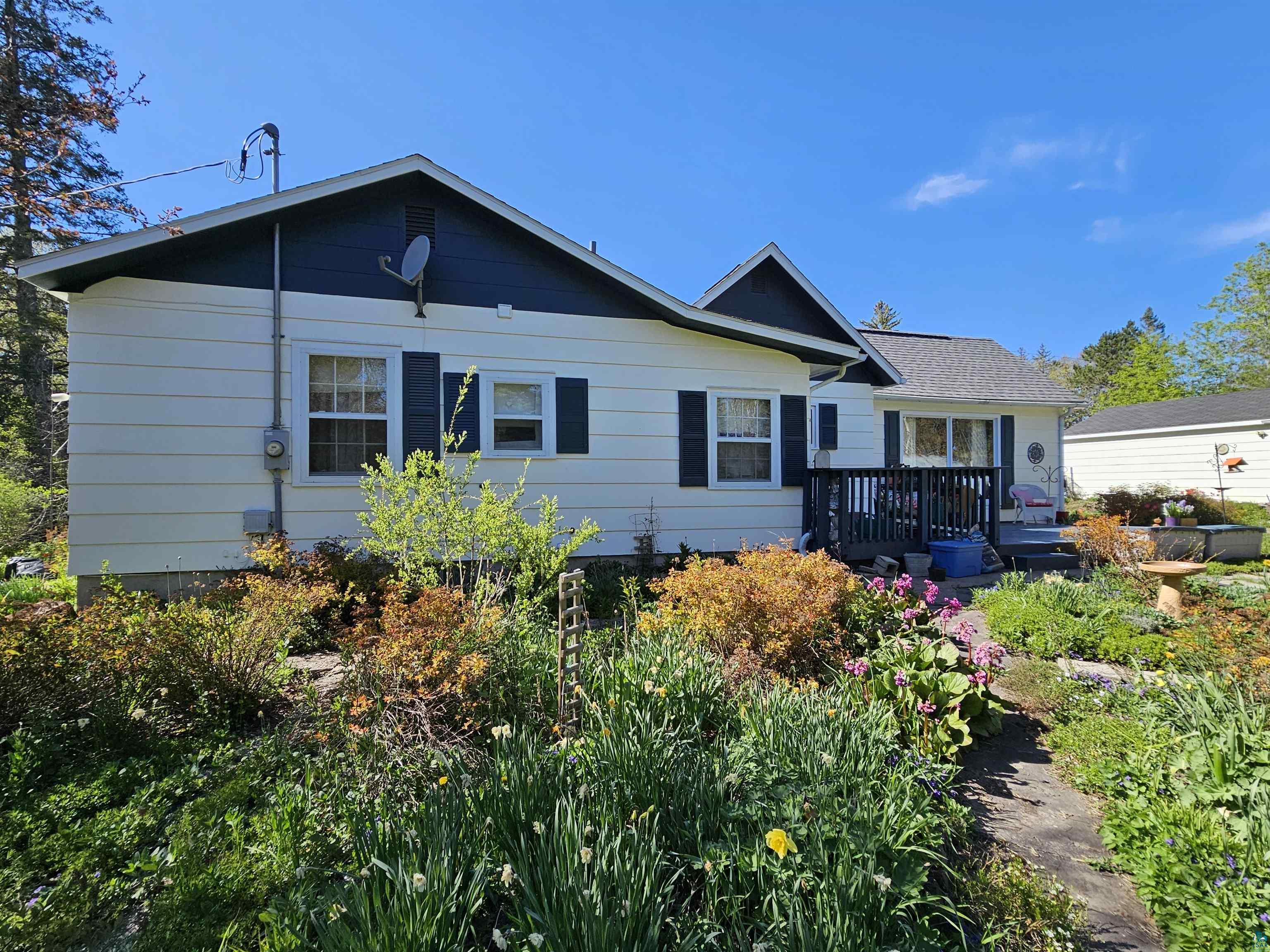 410 E Bayfield St Washburn WI 54891 6118898 image1