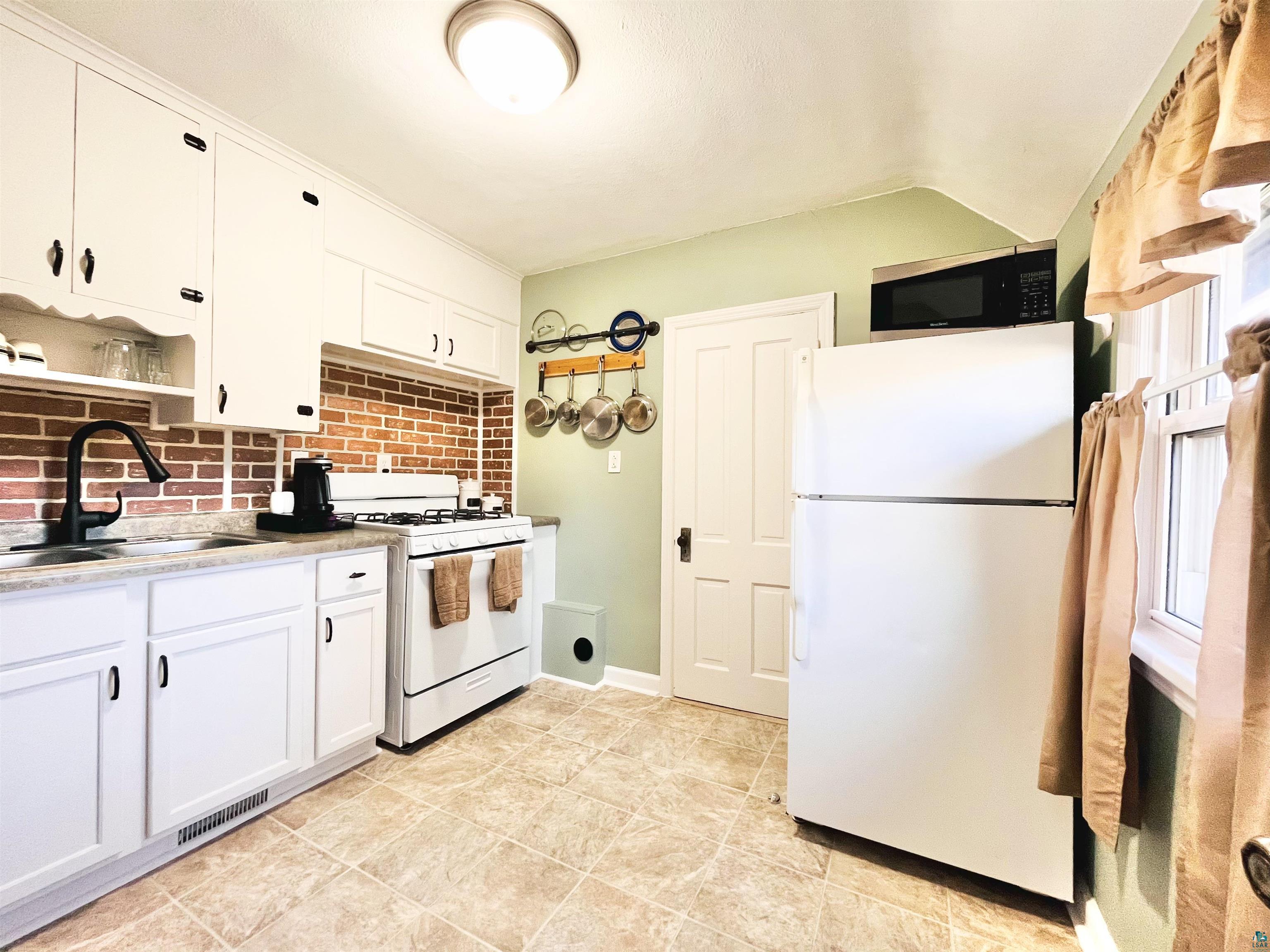 411 N 52nd Ave W Duluth MN 55807 6124688 image31