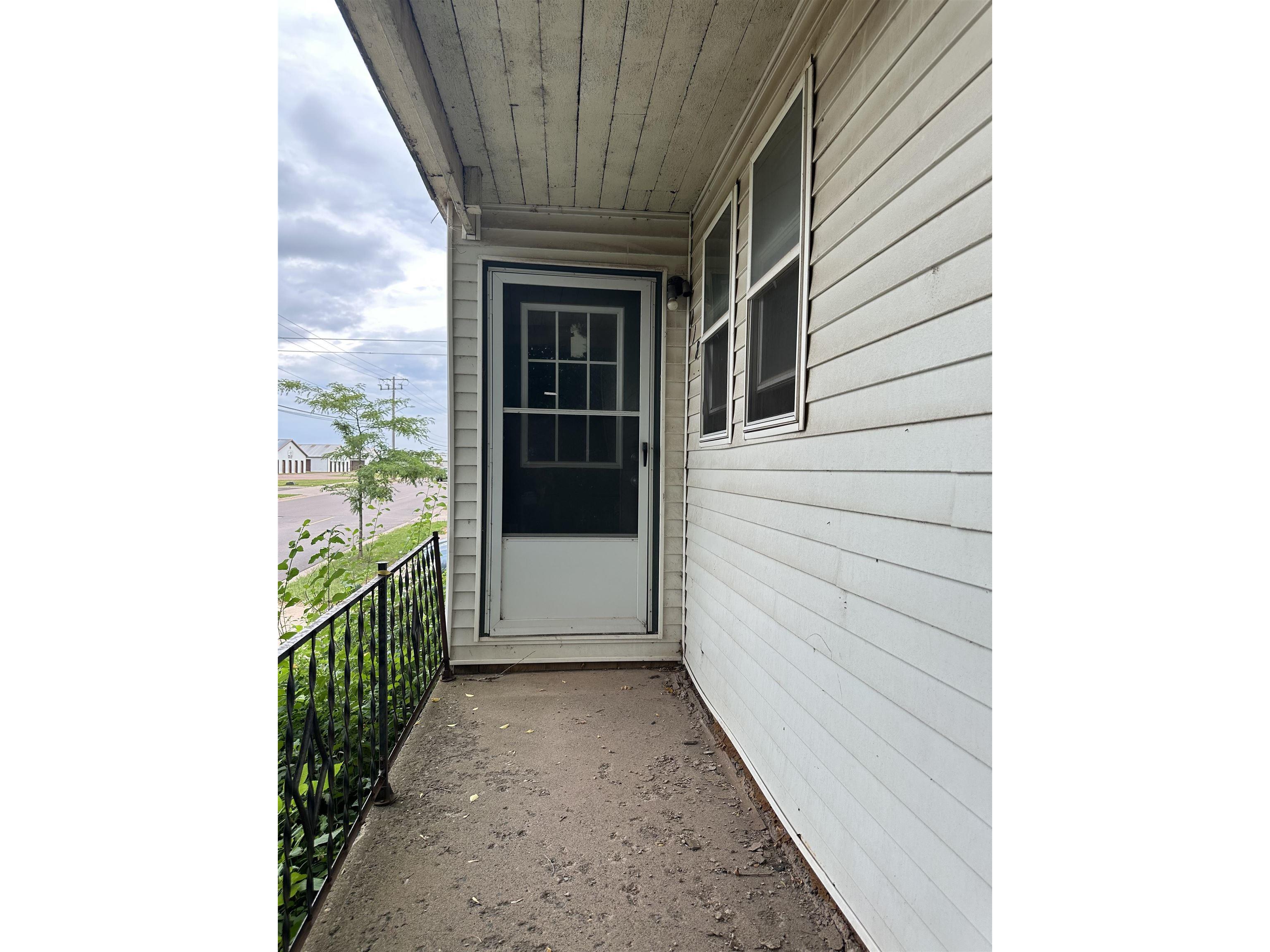 418 6th St W Ashland WI 54806 6121692 image2