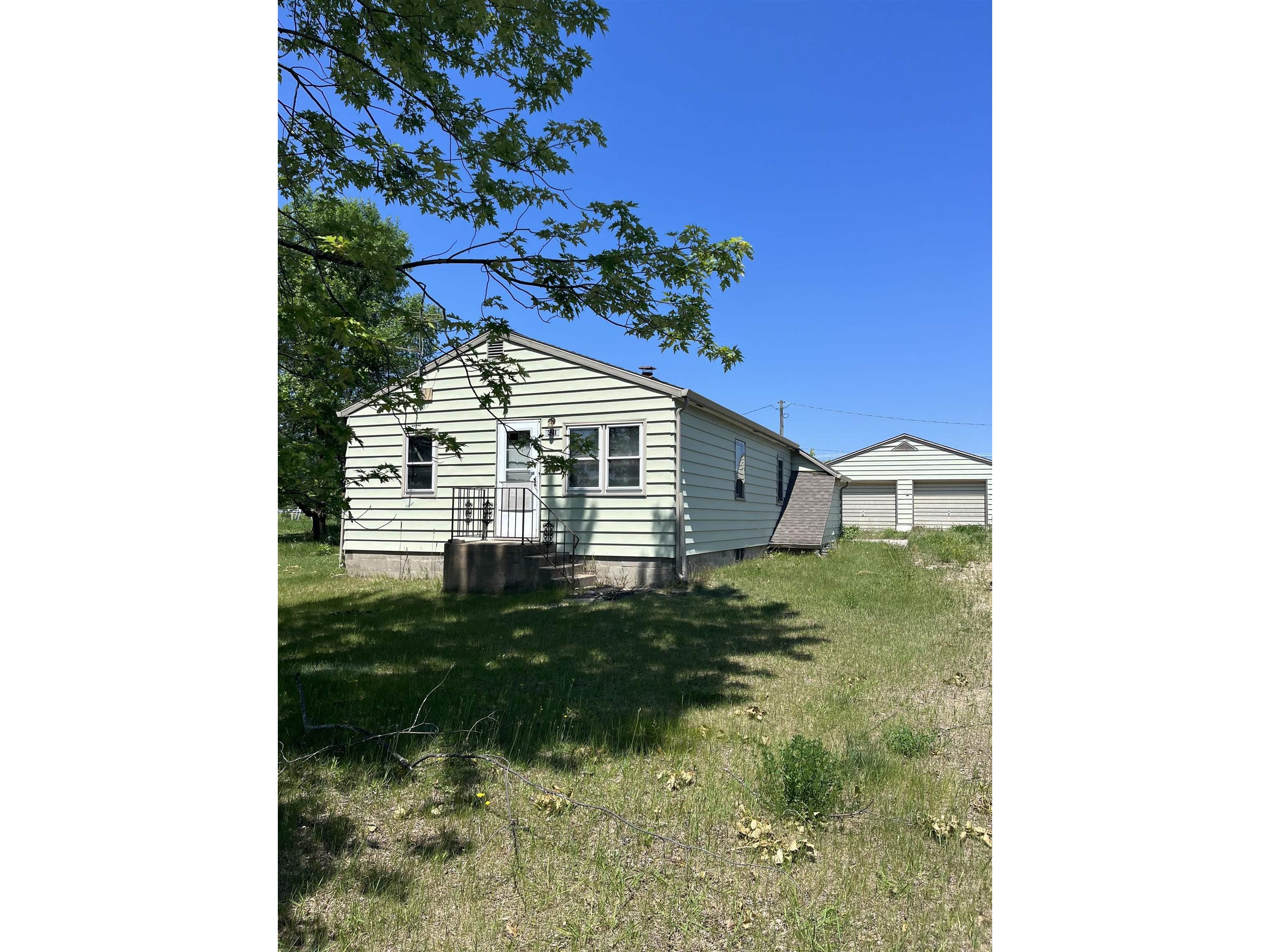 421 6th St NW Cass Lake MN 56633 6123402 image1
