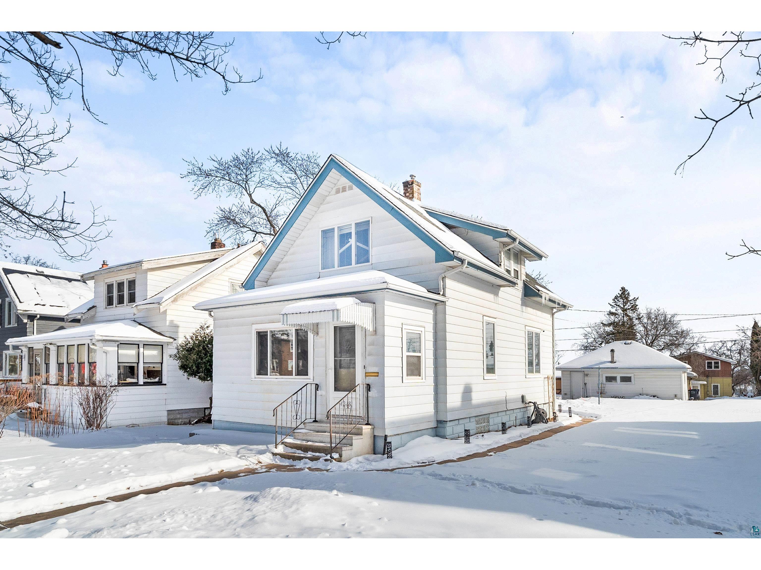 4218 W 8th St Duluth MN 55807 6117782 image1