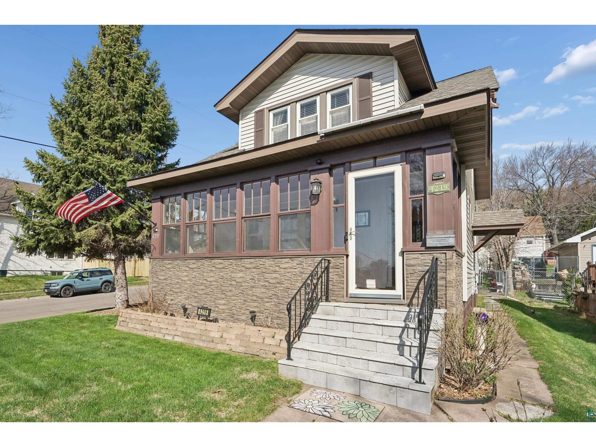 4219 W 8th St Duluth MN 55807 6125174 image1