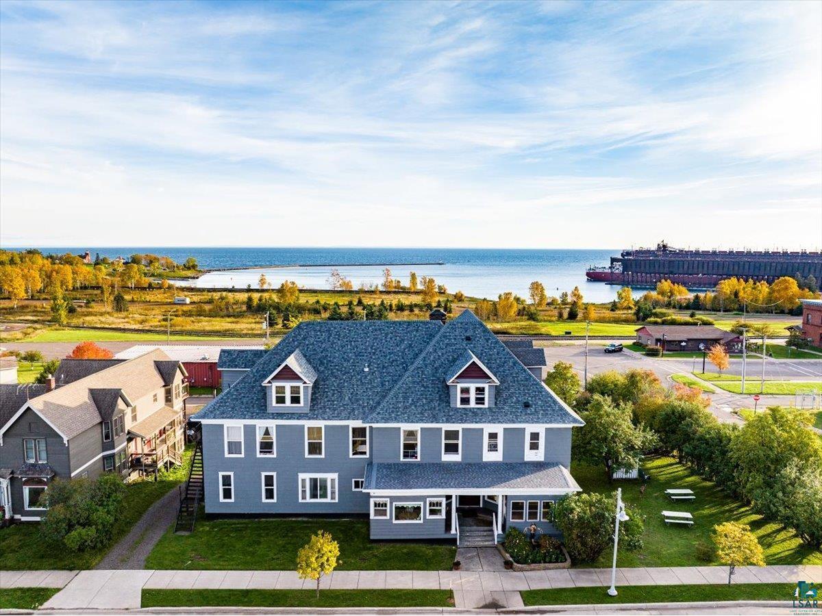 426 1st Ave Two Harbors MN 55616 6111097 image1