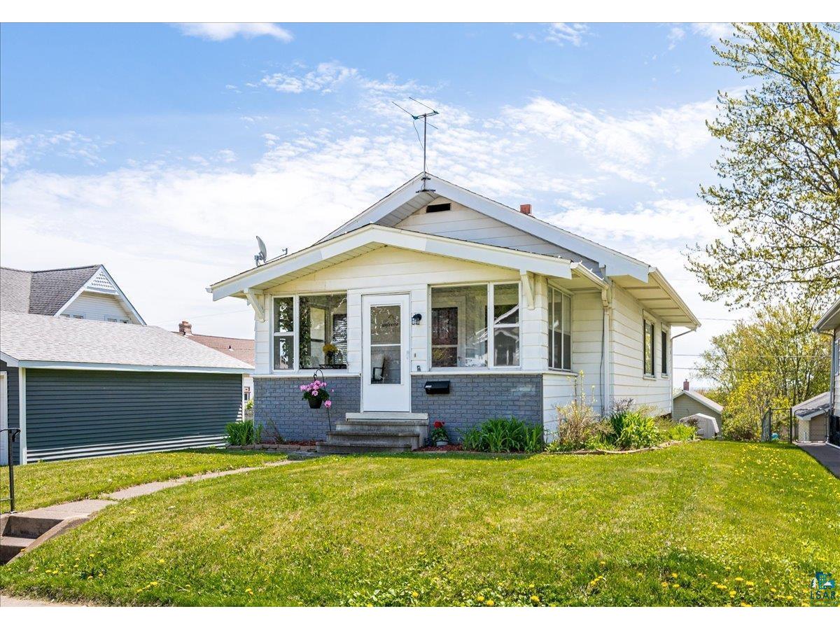 4308 W 8th St Duluth MN 55807 6119661 image1