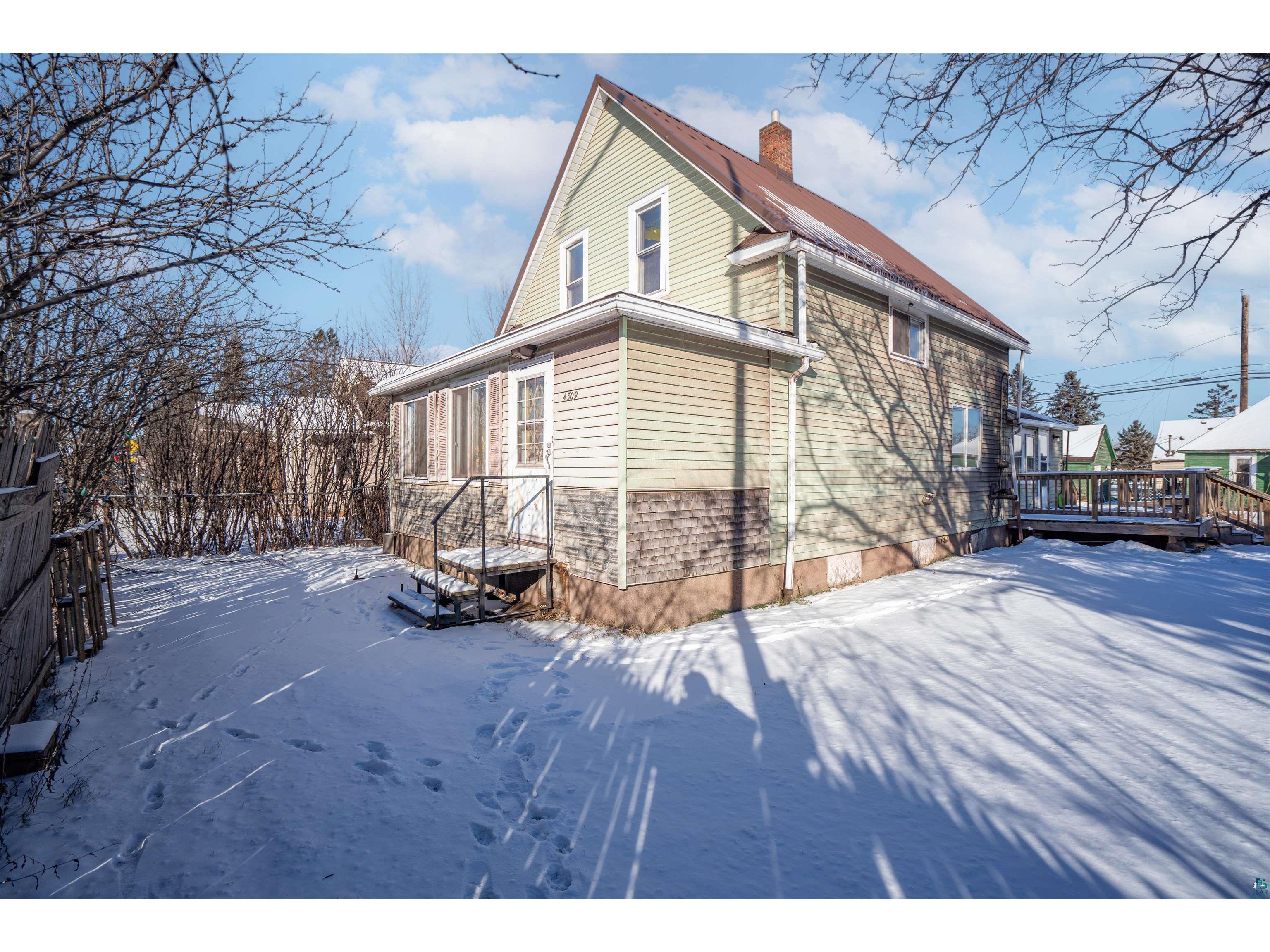 4309 E 2nd St Superior WI 54880 6117409 image1