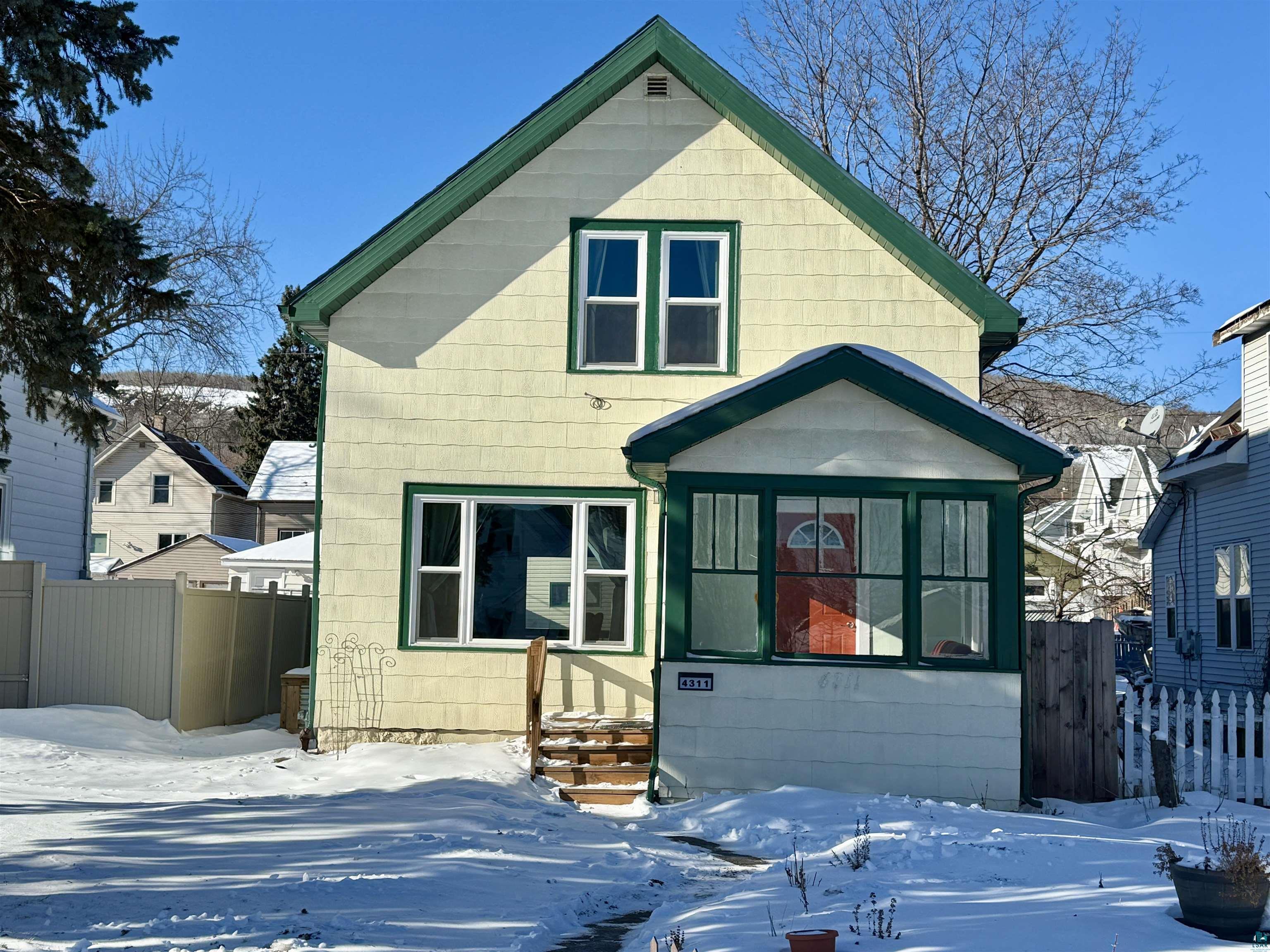 4311 W 5th St Duluth MN 55807 6123456 image1