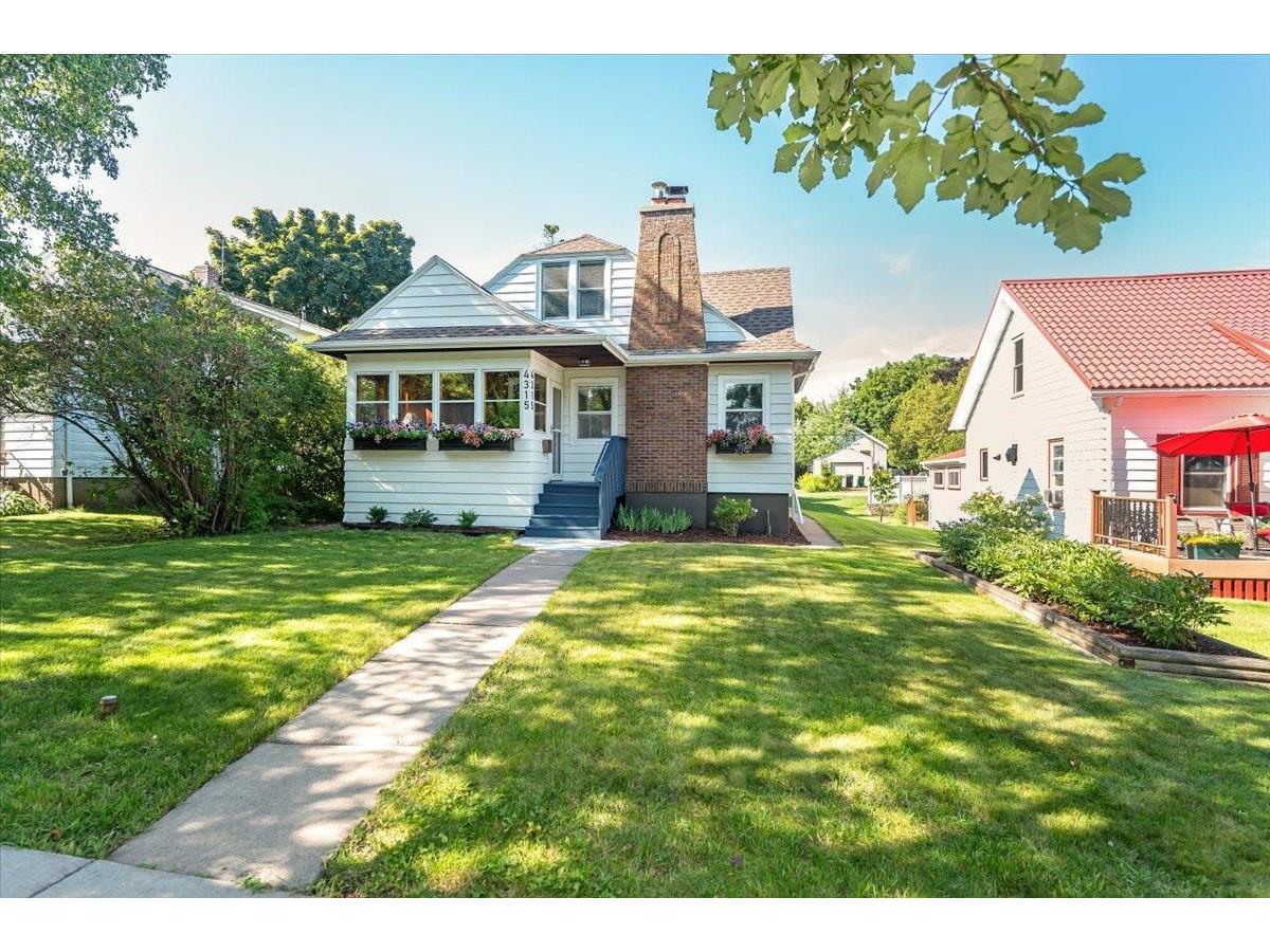 4315 Gladstone St Duluth MN 55804 6121218 image1