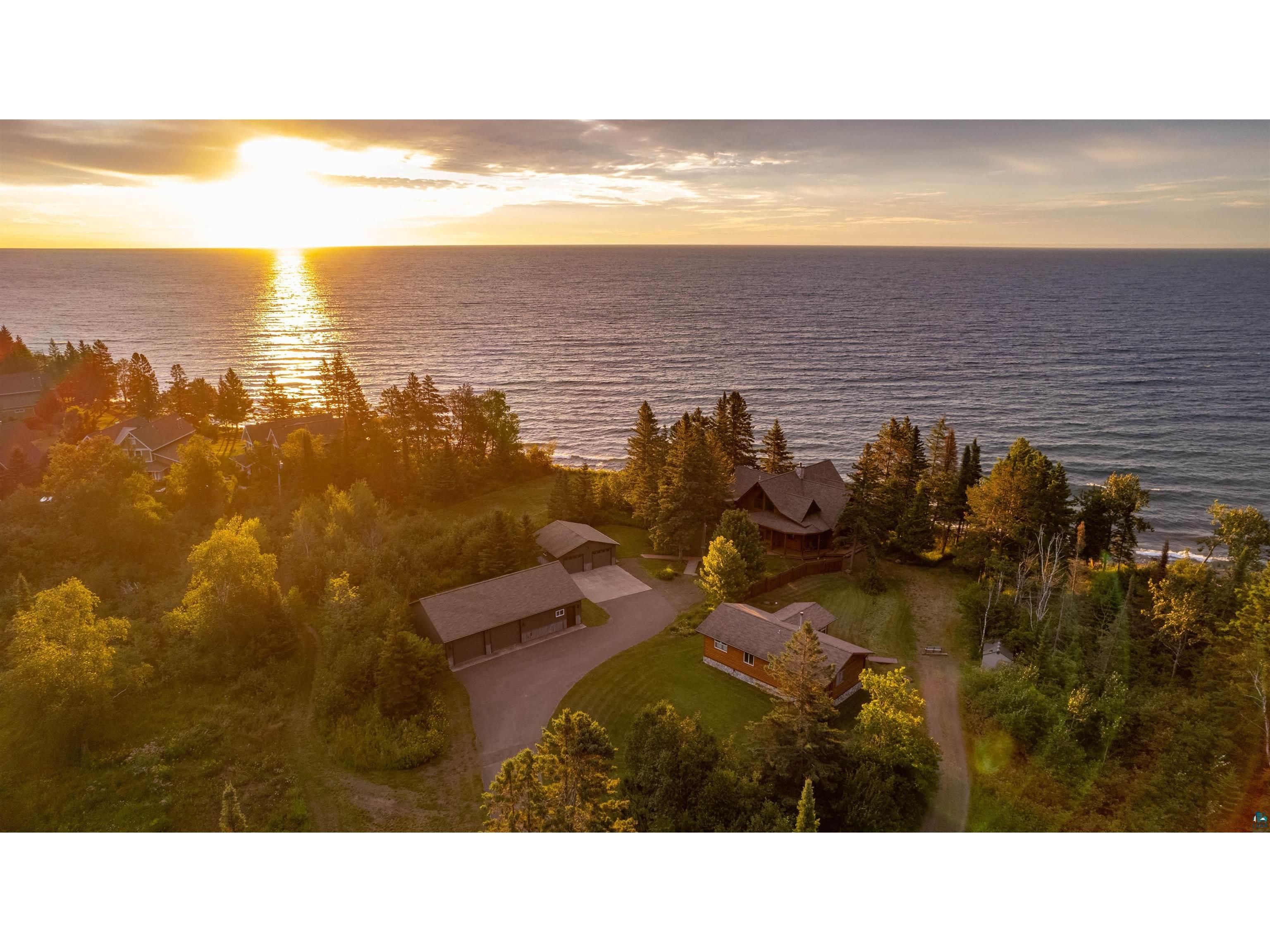 446 Old North Shore Rd Two Harbors MN 55616 - Lake Superior 6110514 image1