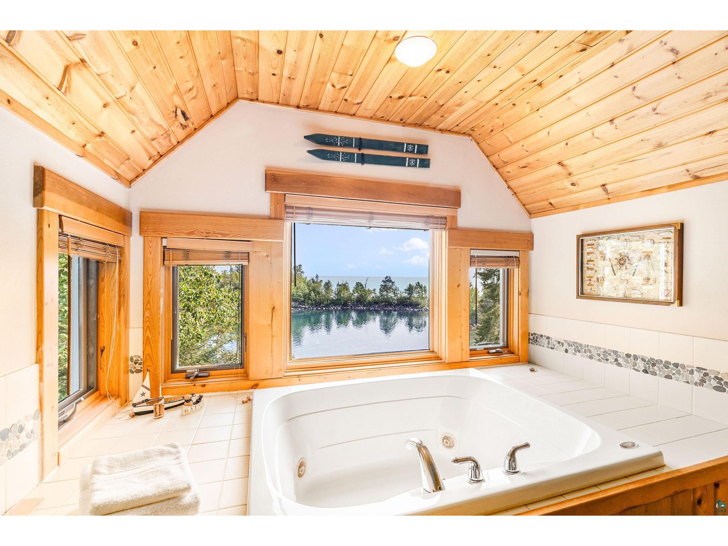 4576 Cove Side Cottage Rd Beaver Bay MN 55601 - Lake Superior 6125492 image22