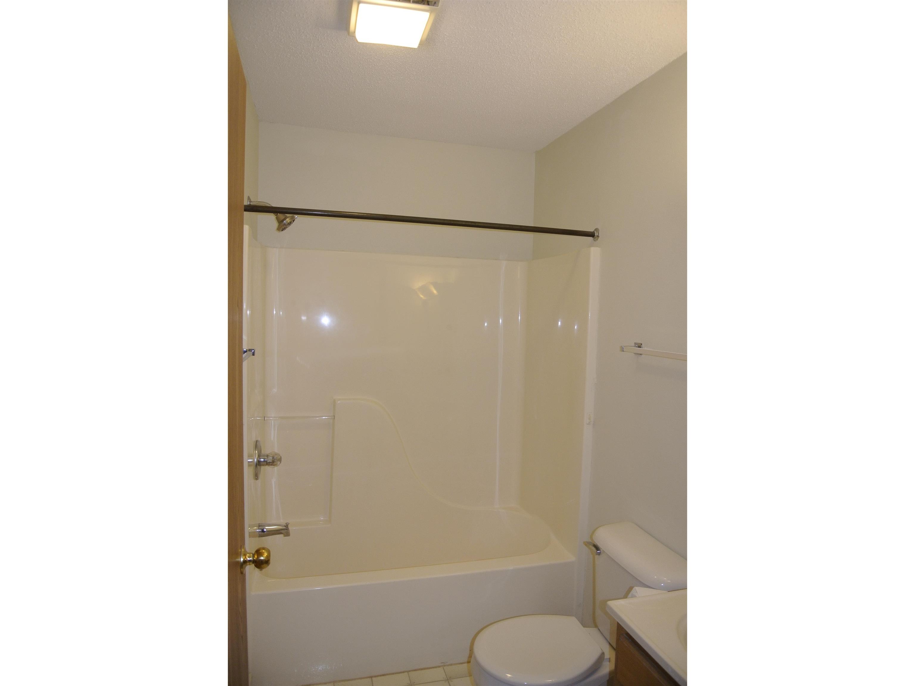 47 E 4th St Superior WI 54880 6123111 image12