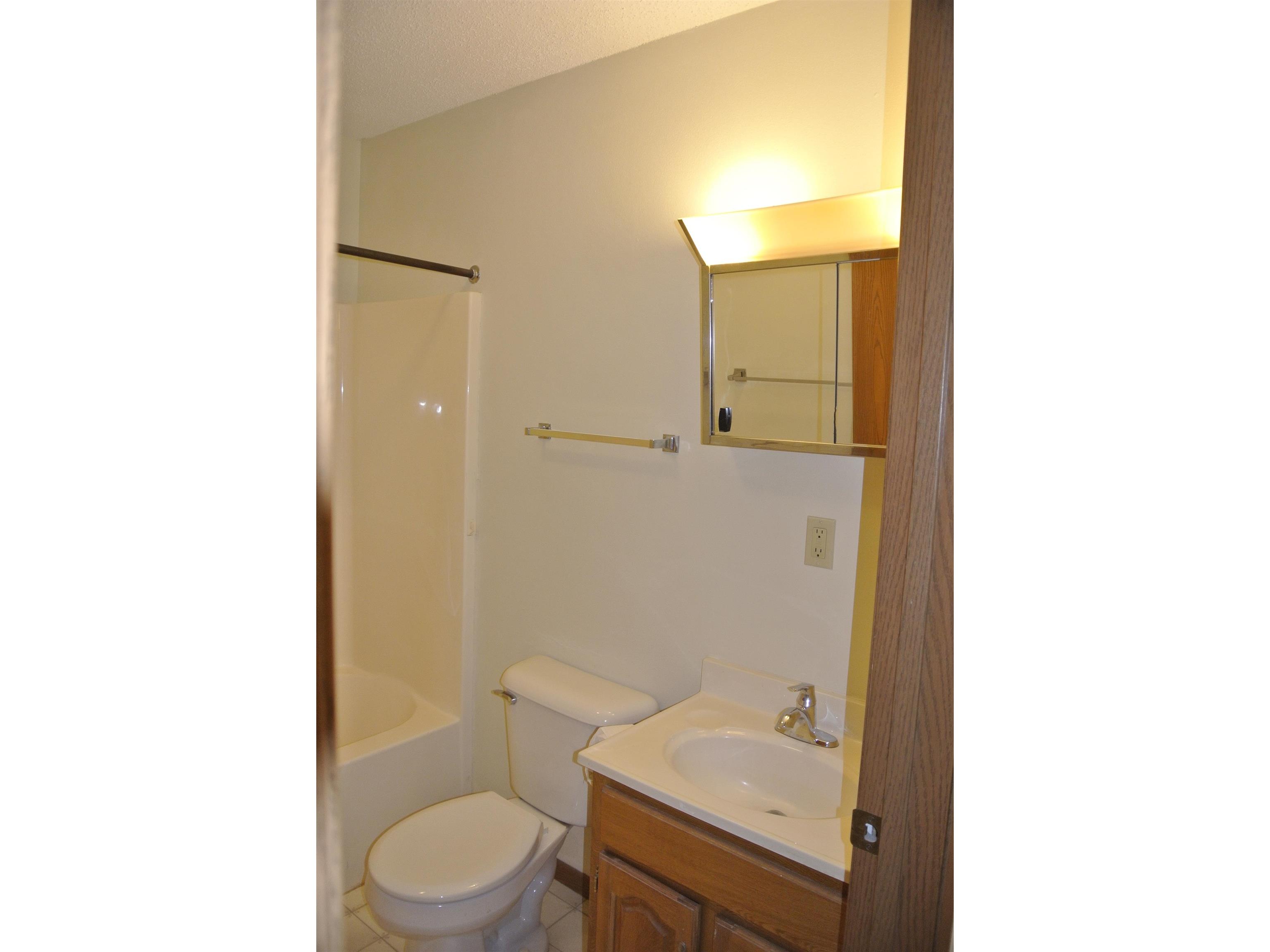 47 E 4th St Superior WI 54880 6123111 image13